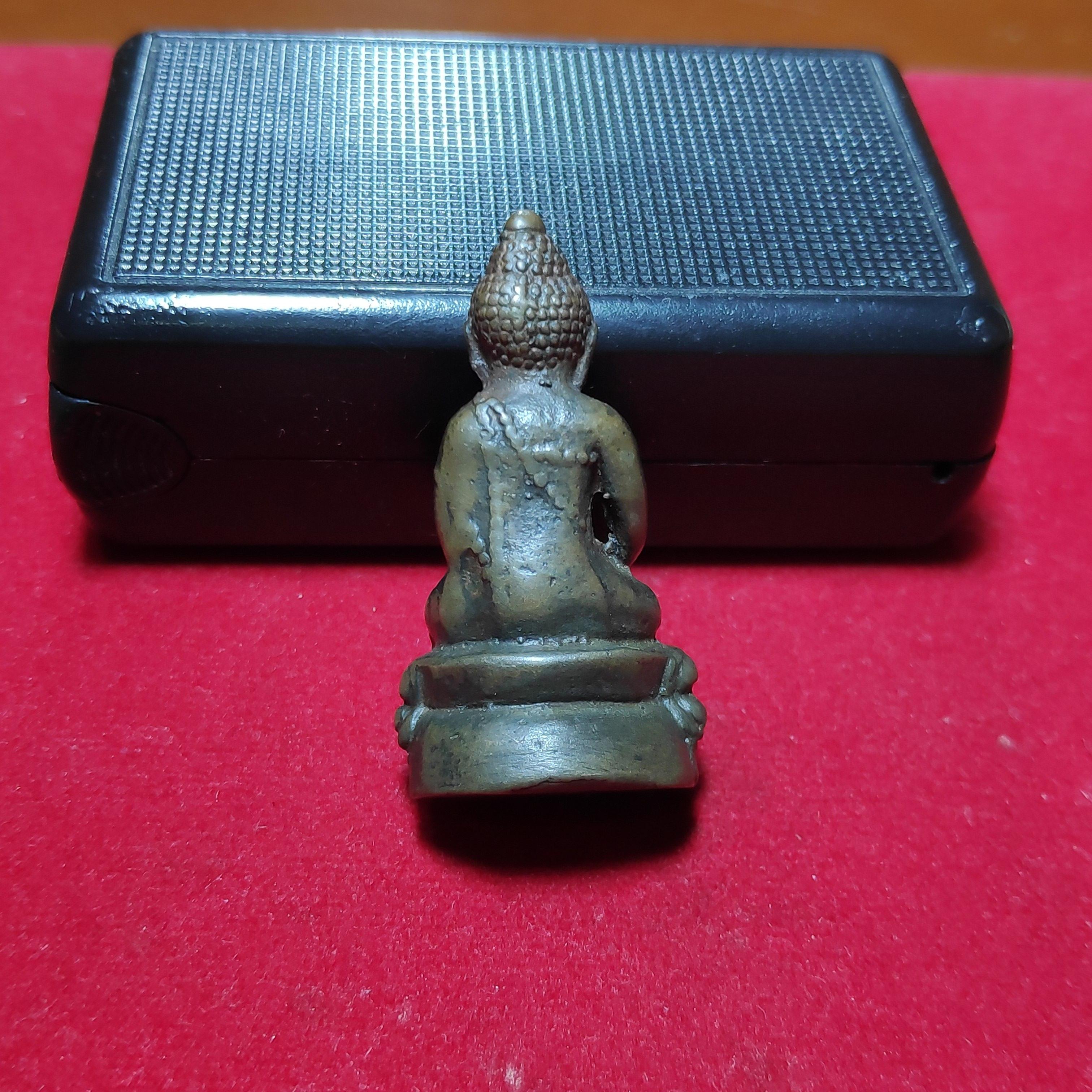 พระกริ่งถือหอยสังข์วัดสุทัศน์เนื้อสัมฤทธิ์