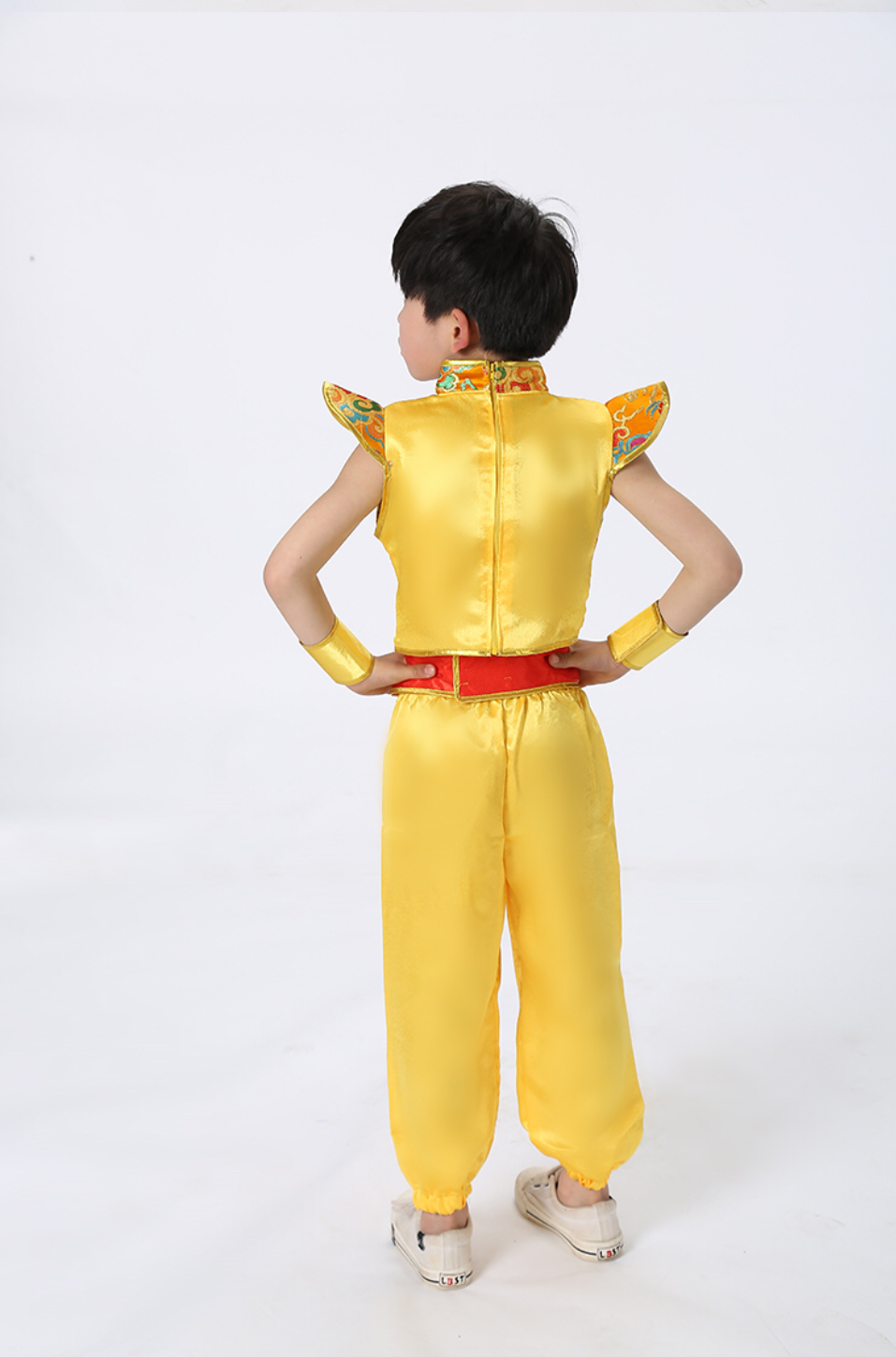 ชุดเต้นเด็กชายสีทอง . รหัส MC 28. สินค้าพร้อมส่ง