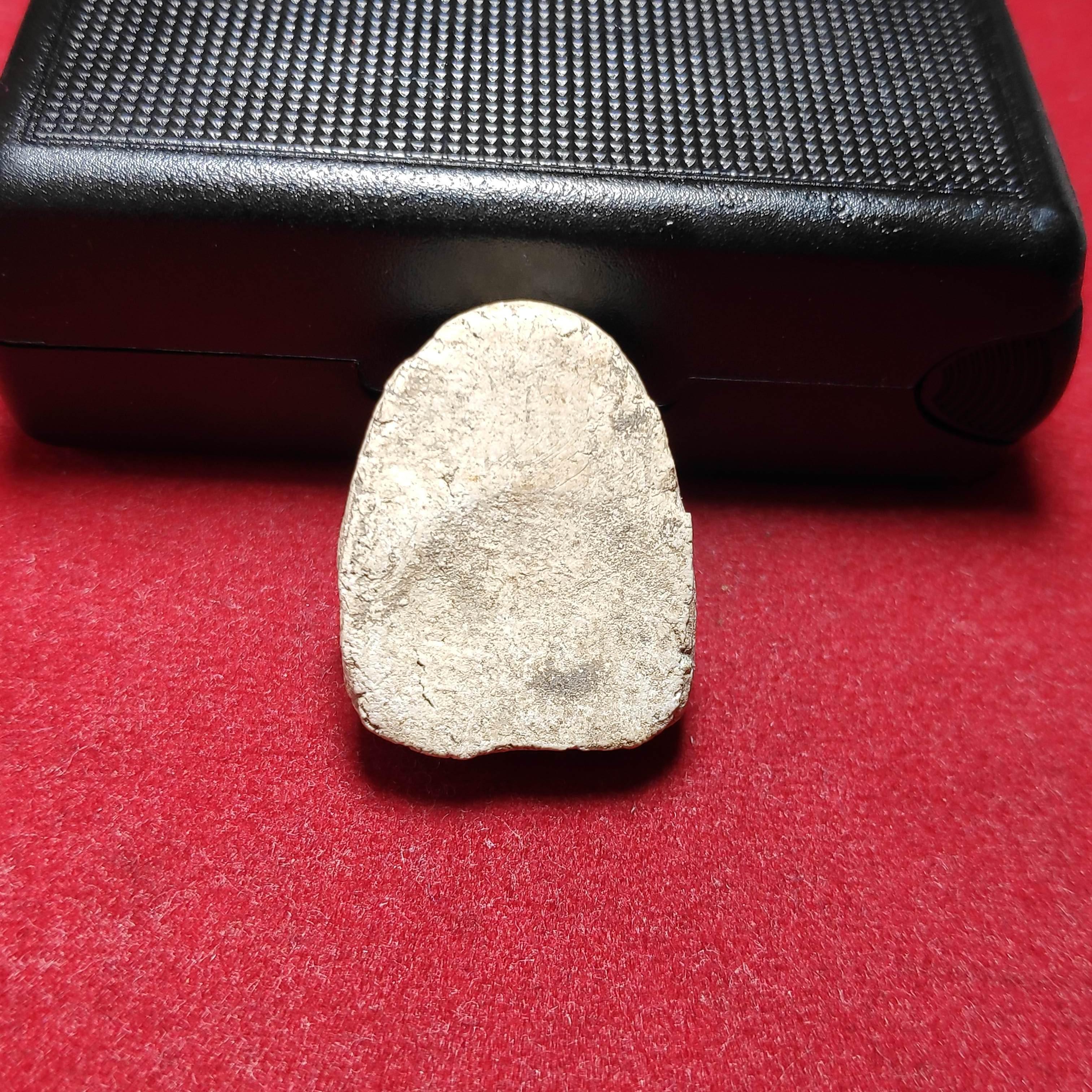 พระสมเด็จพิมพ์เล็บมือกรุวัดพระเงินคลองเตย