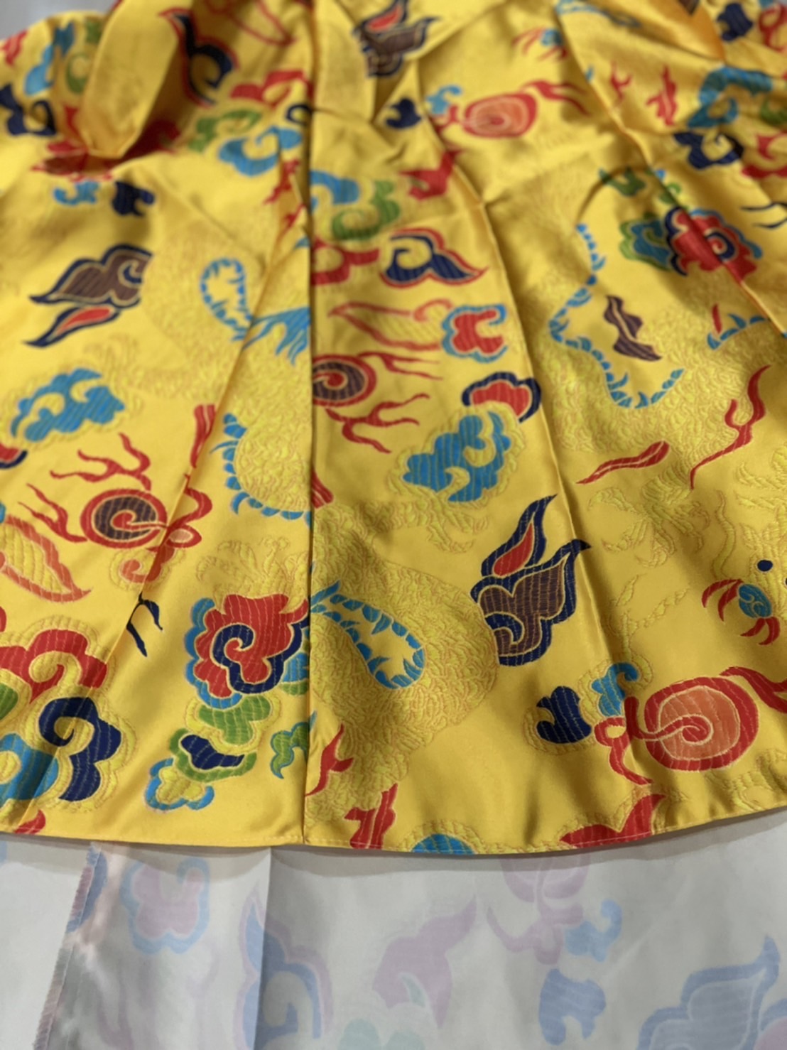 กี่เพ้ายาวเกาะอกสีทอง LX99 สินค้าพร้อมส่ง