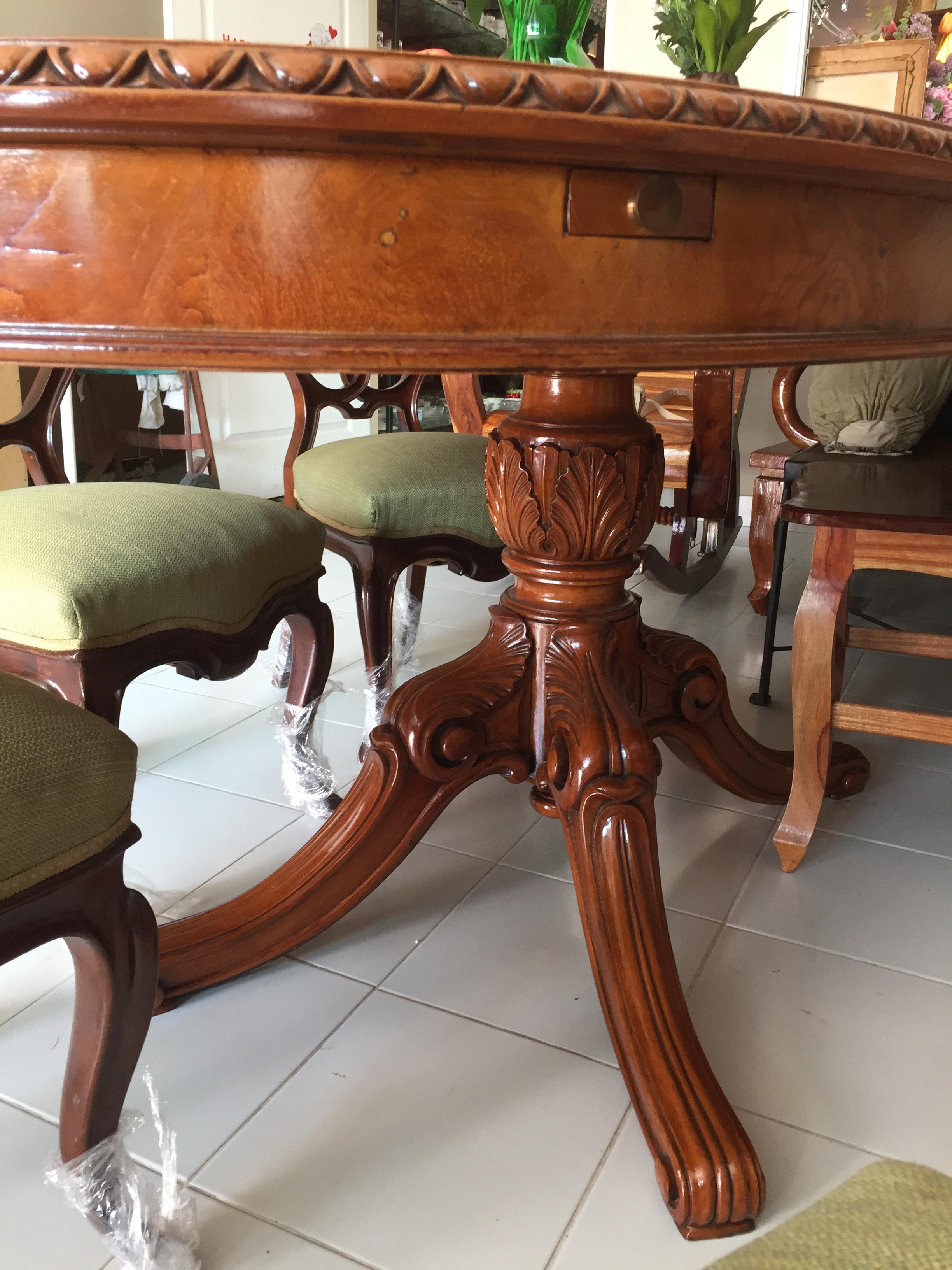 ชุดโต๊ะอาหารไม้วอนัท