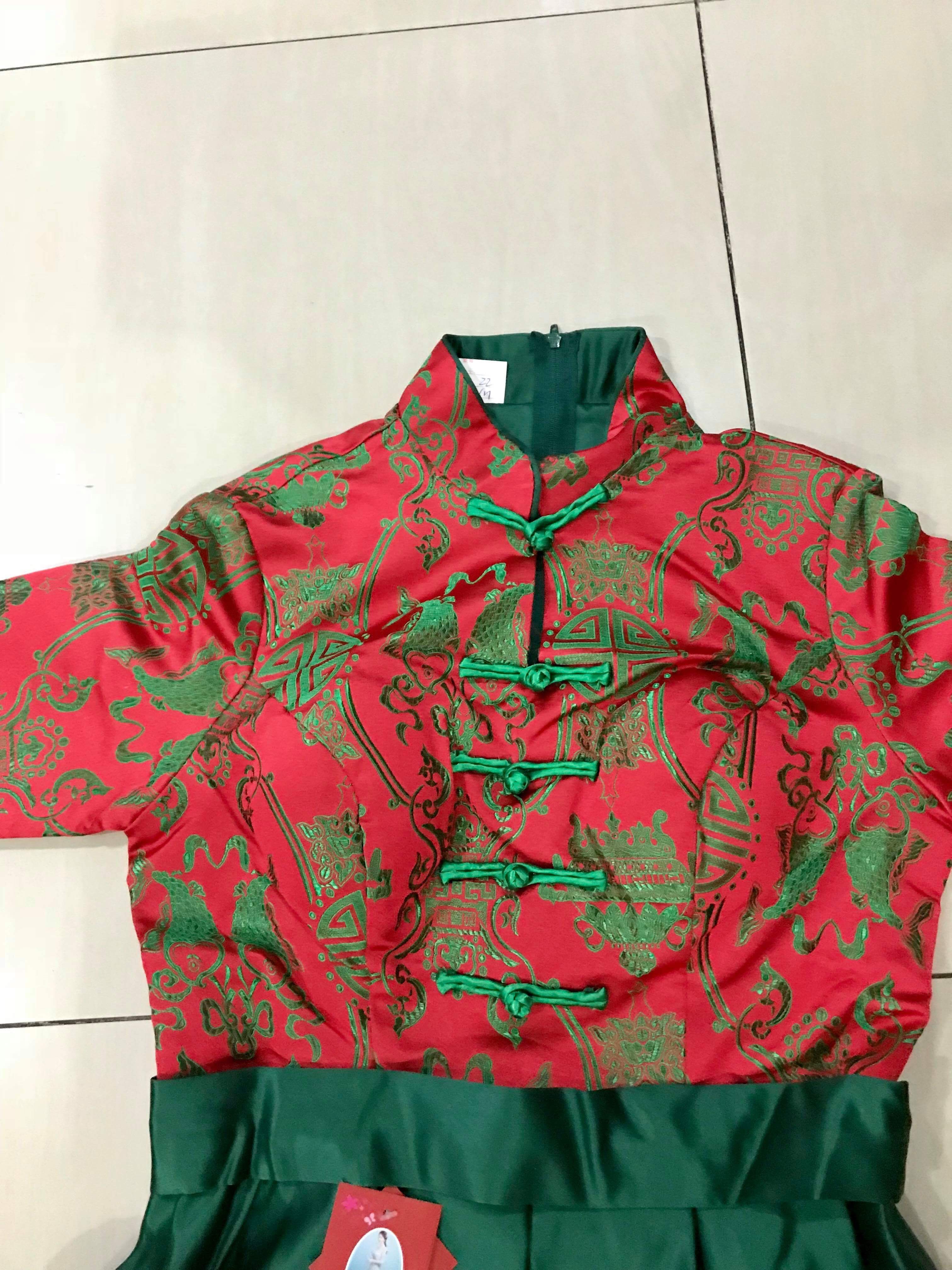 รหัส SOD112 กี่เพ้ายาว สีเขียวพร้อมส่ง