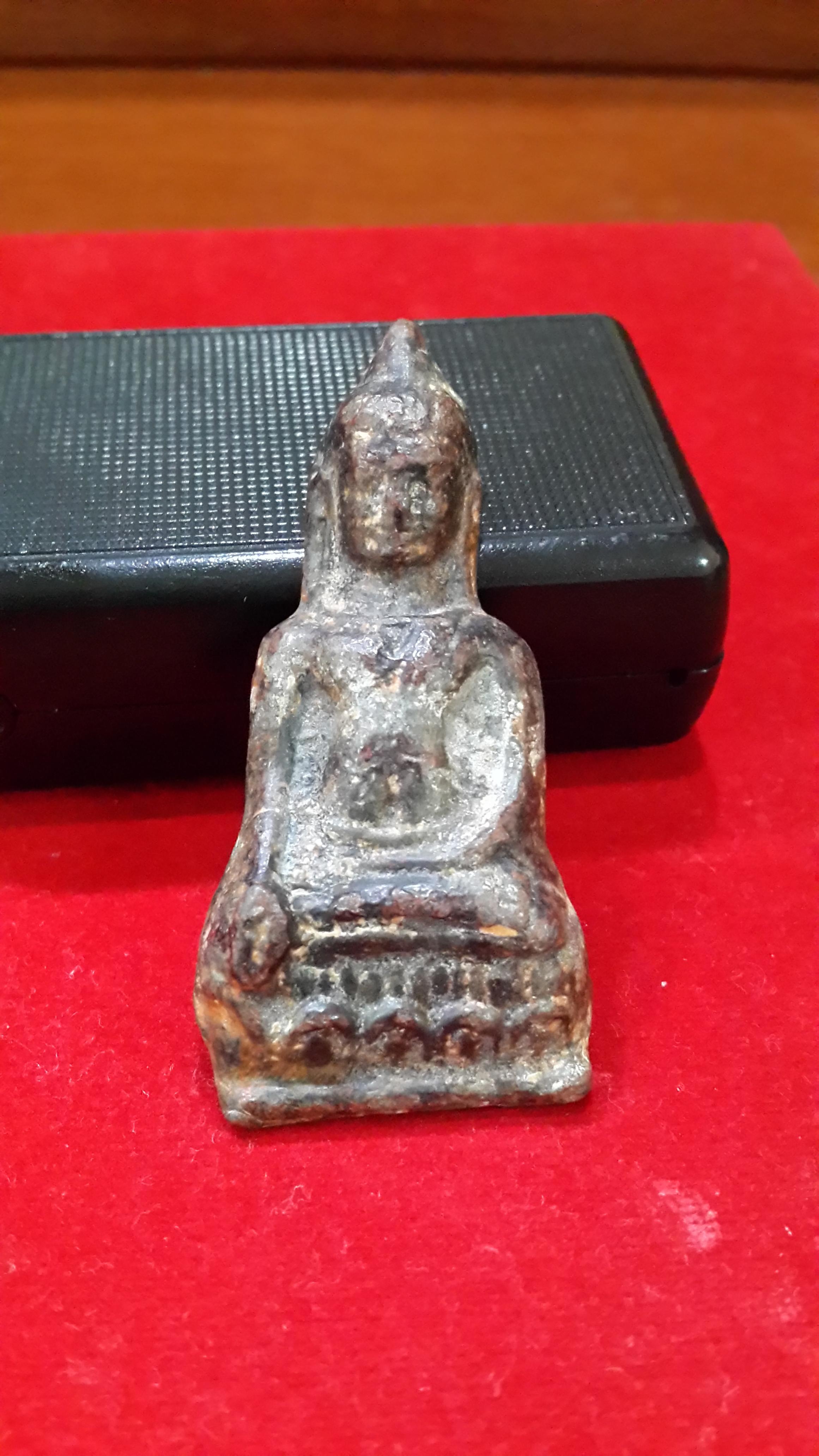 พระหูยานหลังรางปีนเนื้อชินตะกั่ว