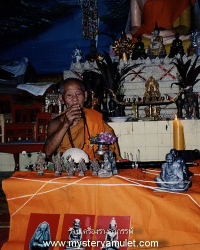พระปิดตาสารพัดนึก รุ่นแรก ครูบาแก้ว วัดร่องดู่ จ.พะเยา จิ๋วแต่แจ๋ว อัดแน่นเต็มเปี่ยมไปด้วยพุทธคุณ สำเนา