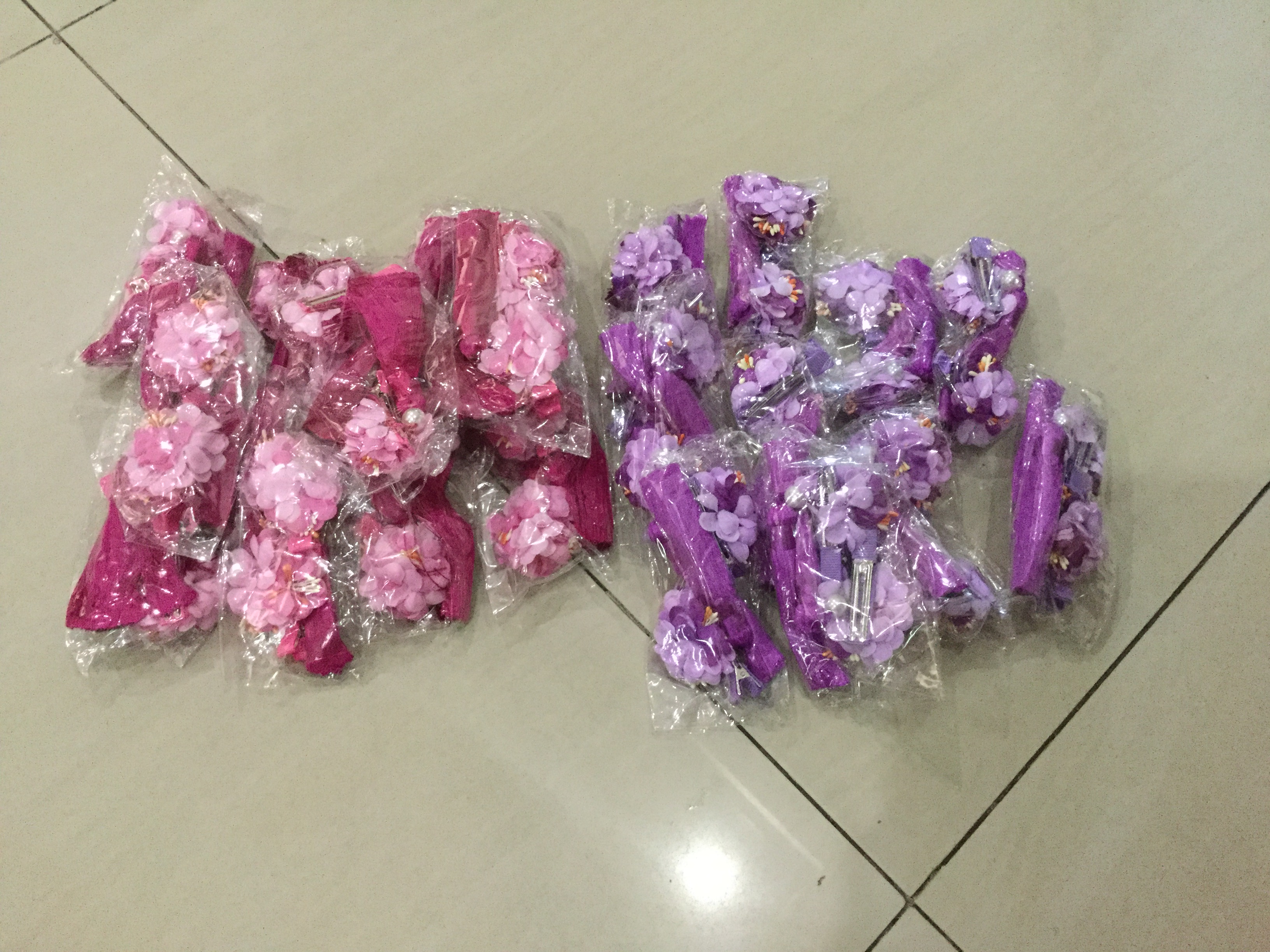 ดอกไม้ติดผม มีพู่ สินค้าพร้อมส่ง