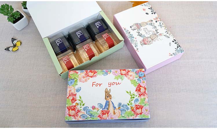 กล่องสี่เหลี่ยมจัตุรัส เปิดบน 13.5x13.5x5 สีม่วงอ่อน ลาย the rabbit for you