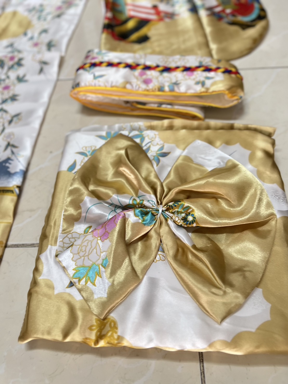 #กิโมโน สีเหลือง