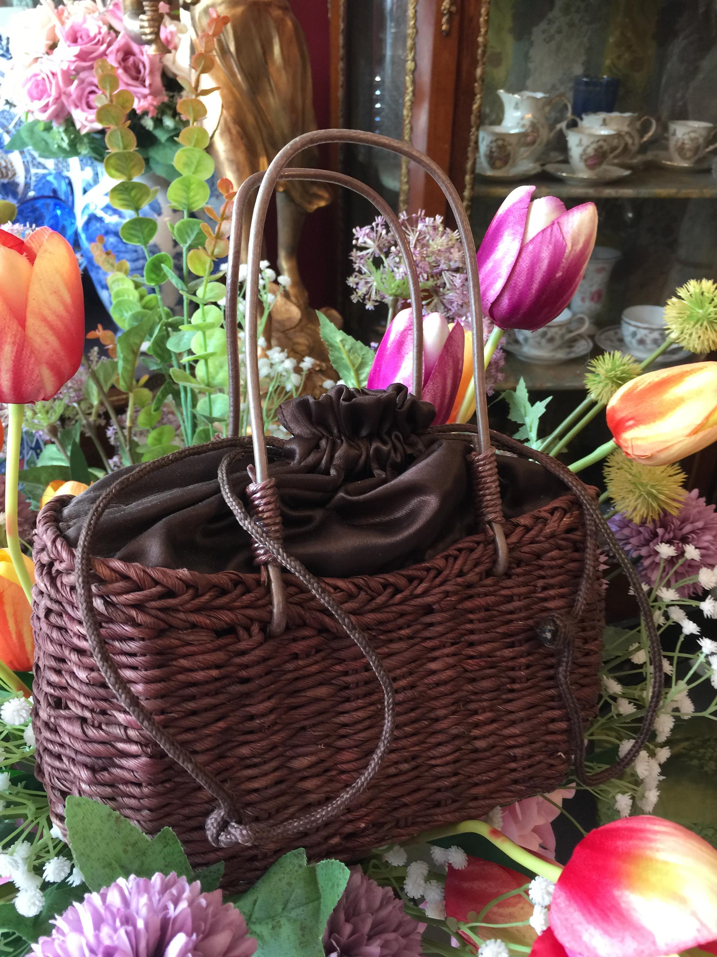 กระเป๋าถือวัสดุธรรมชาติ