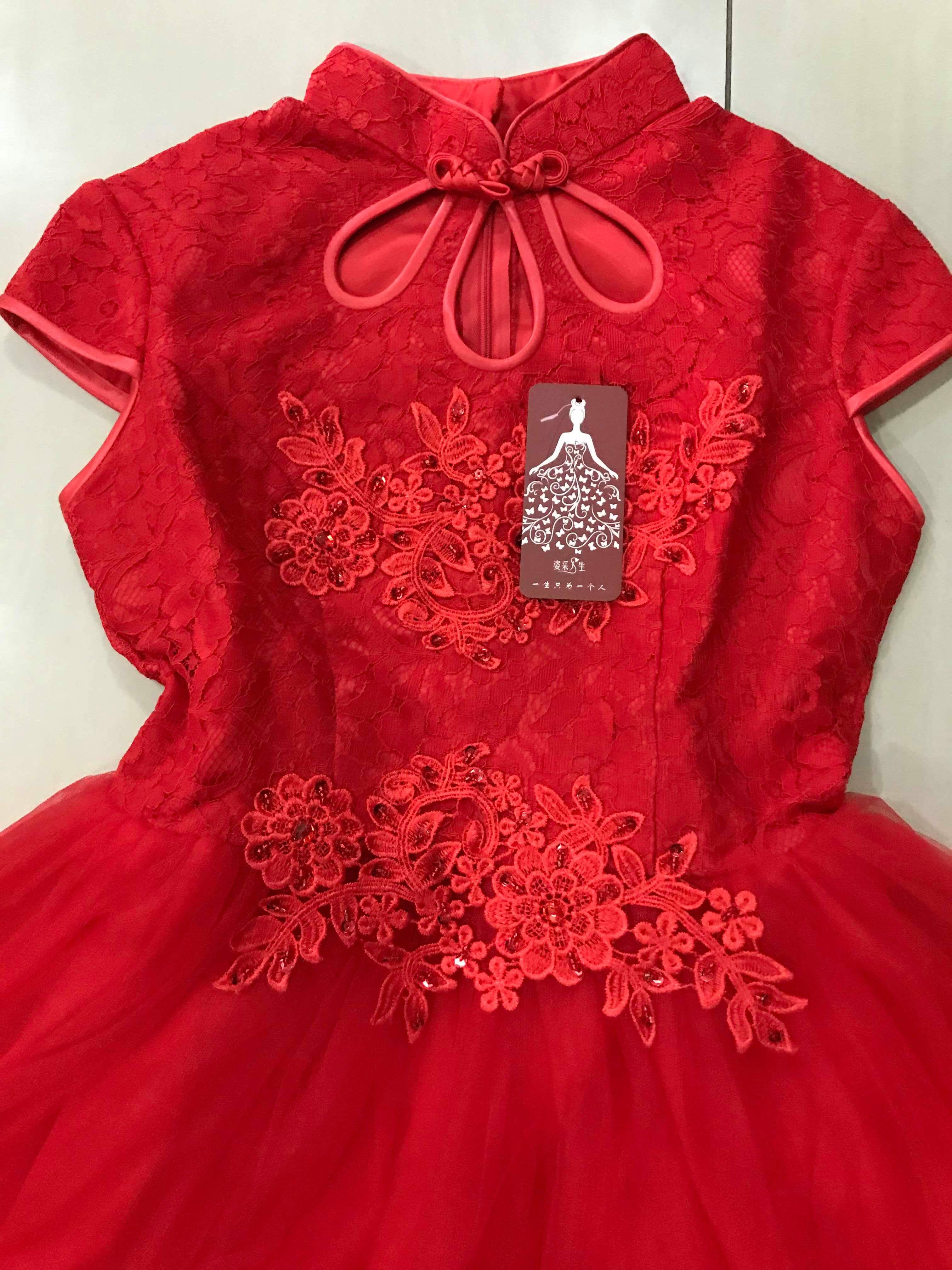 เดรสสั้น ผ้าลูกไม้ สีแดง. เนื้อดี ใส่สบาย รหัส ZZ91