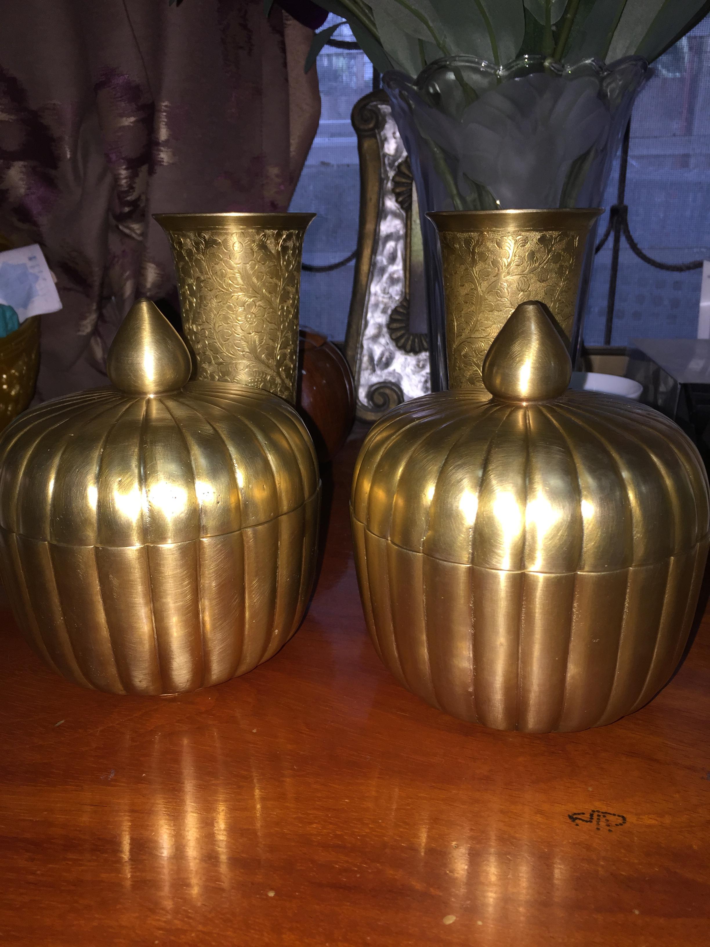 ผะอบทองเหลืองแกะลายฟักทอง