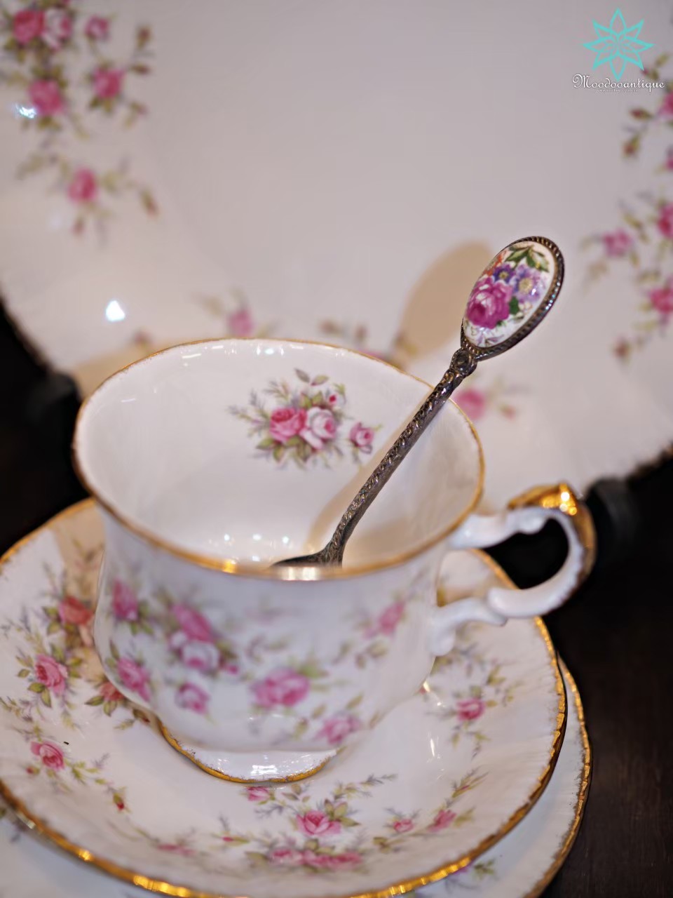 Paragon Victoria Rose 20 pcs