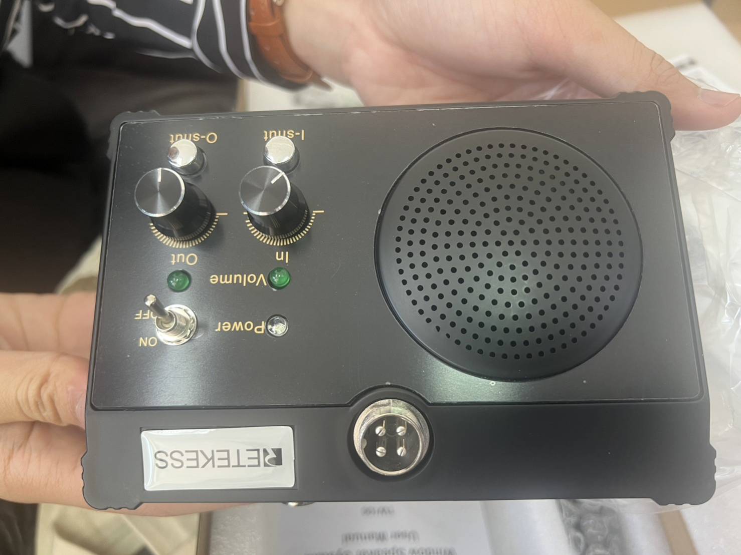 Window Intercom รุ่นไม่เดินสาย สำหรับเจ้าหน้าที่และ ผู้มาติดต่อ *** เสียบปลั๊กใช้งานได้เลย Kocom รุ่น TW106