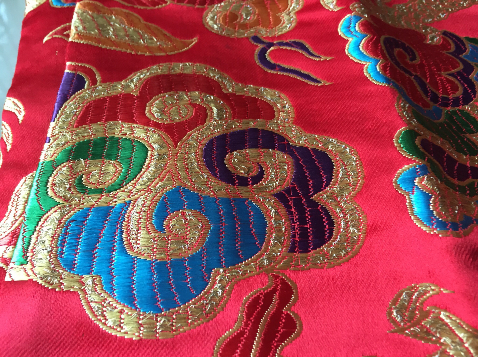 เสื้อจีนผู้ชายสีแดงลายมังกร สีทองน้ำเงิน ZH135