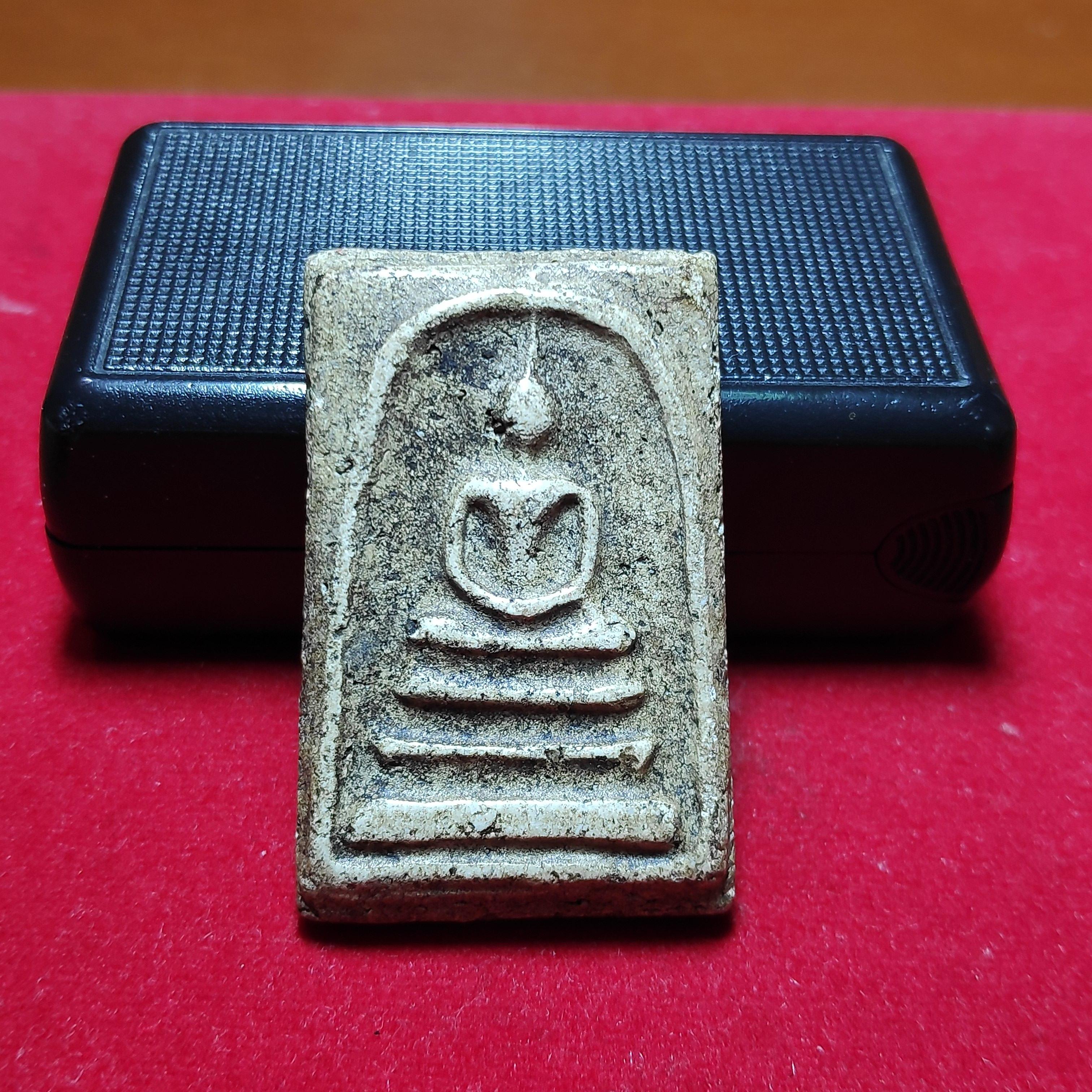 พระสมเด็จวัดระฆังหลังแบบพิมพ์ใหญ่