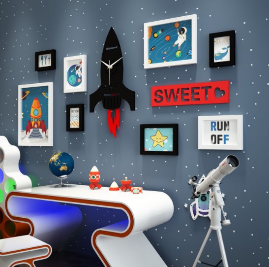 ชุดกรอบรูปติดผนัง Rocket Clock กรอบรูป 8 ชิ้น+งานไม้ตกแต่ง+นาฬิกาจรวด พร้อมรูปภาพตามแบบและวัสดุติดตั้ง
