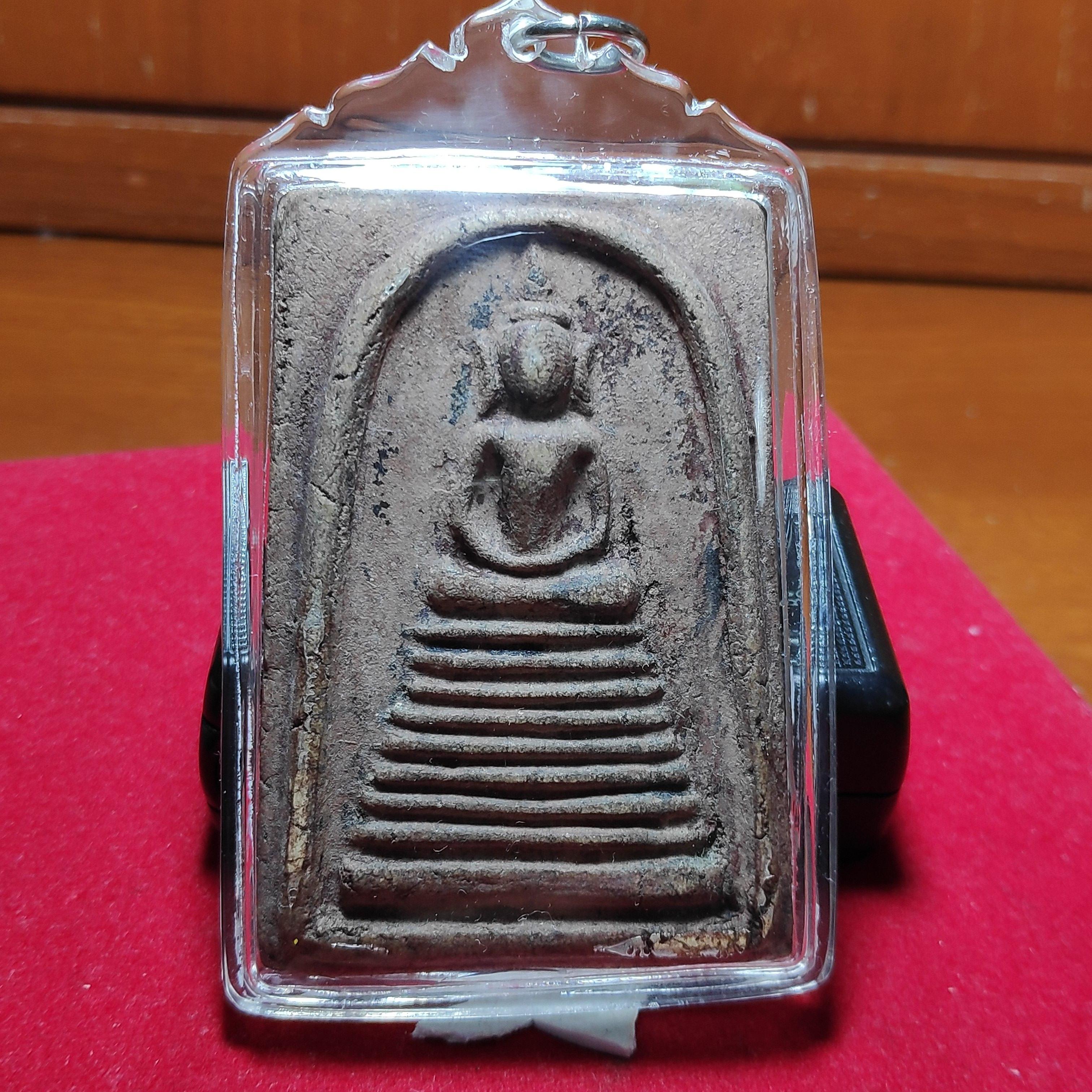 พระสมเด็จหลังก้างปลาพิมพ์จัมโบ้หลวงปู่นาควัดระฆัง