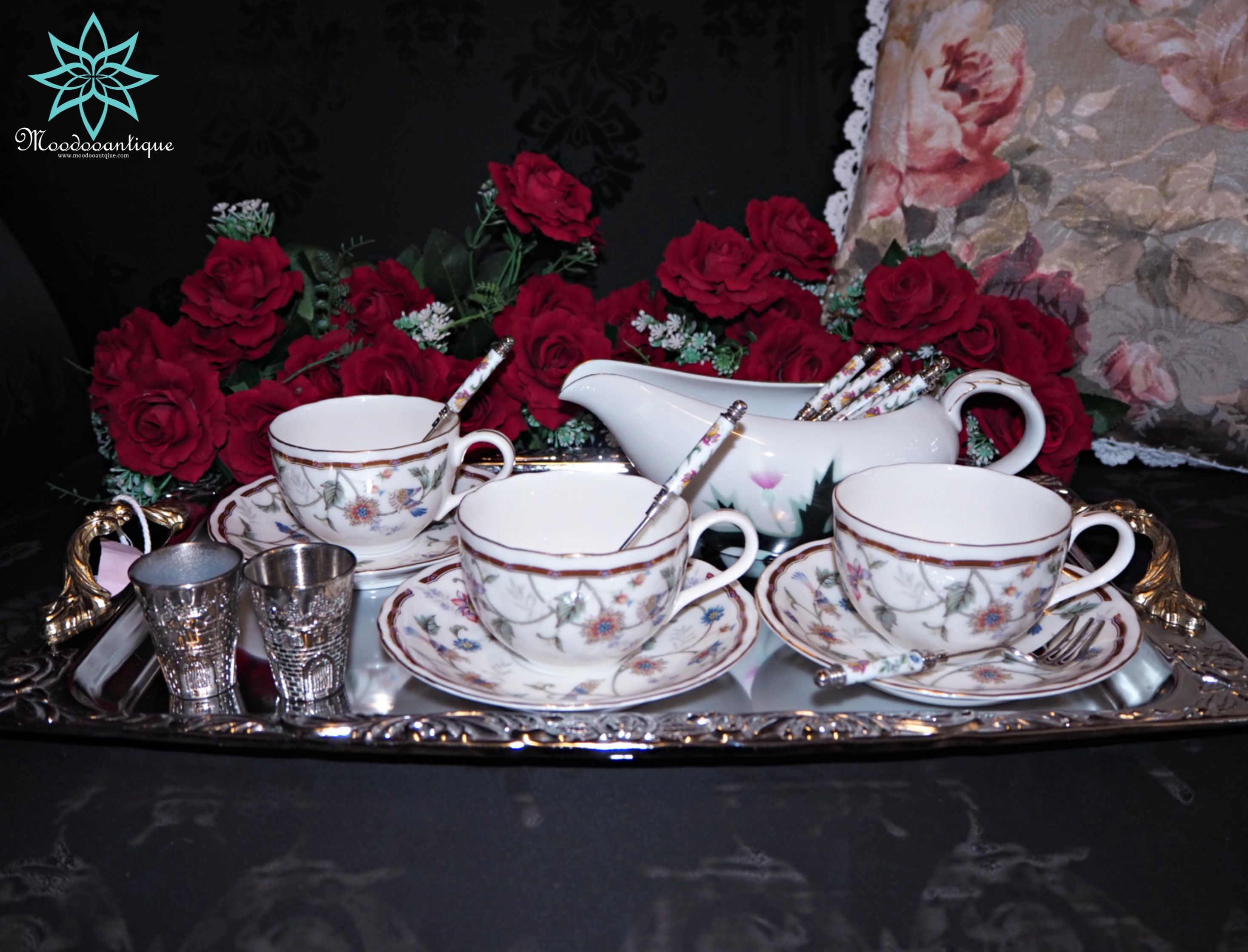 ชุดถ้วยและจานรอง Narumi ลายนก