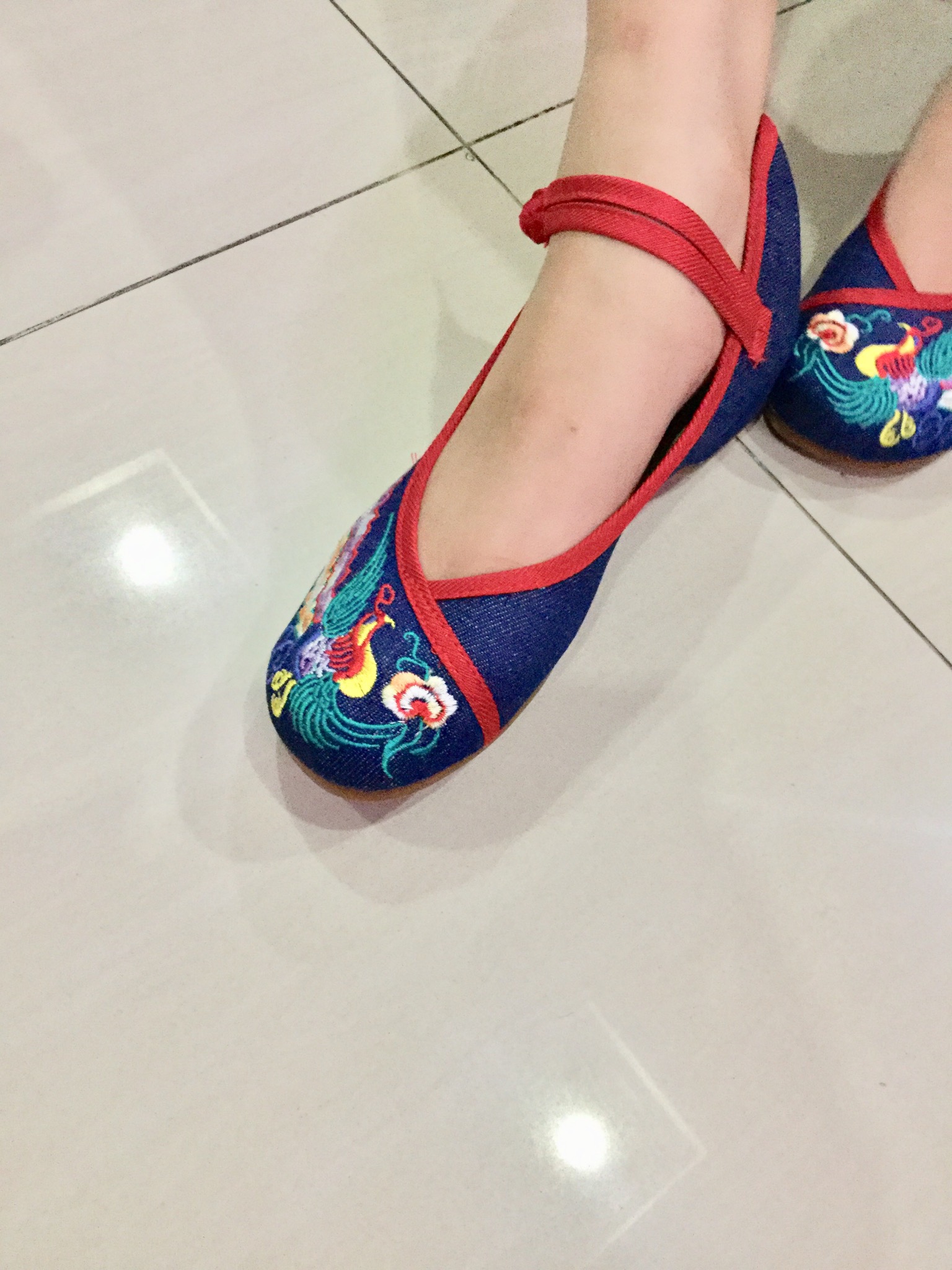 รองเท้าจีน สียีนต์ สินค้าพร้อมส่ง