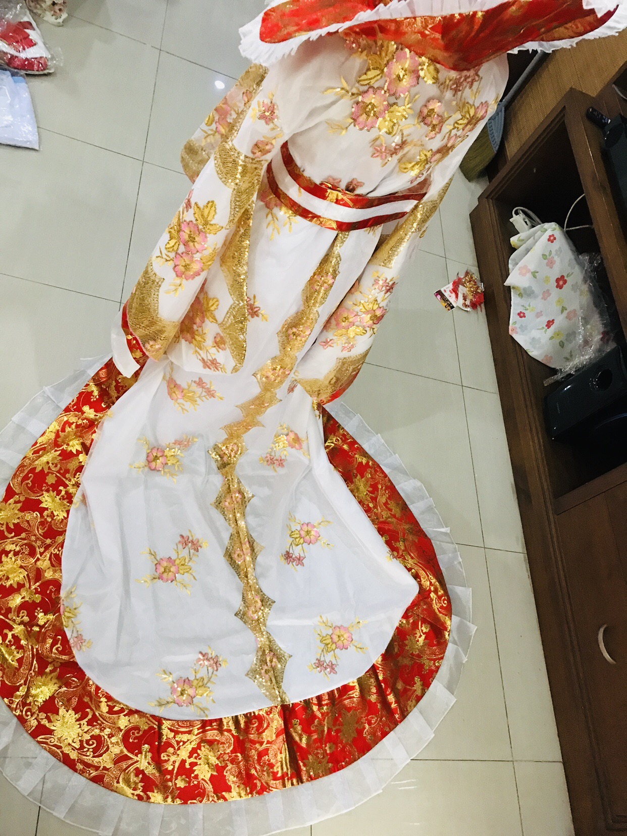 ชุดราชินีถัง สีขาว รหัส RPN 274 สินค้าพร้อมส่ง