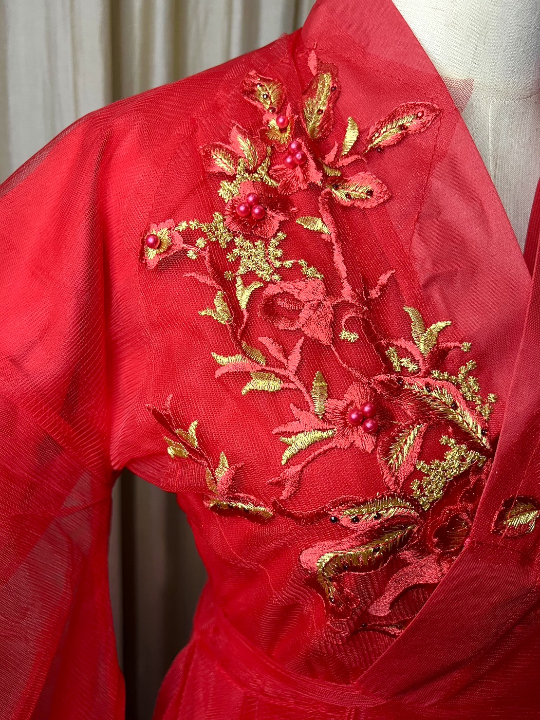 ชุดจีนนางฟ้าสีแดงลายปัก