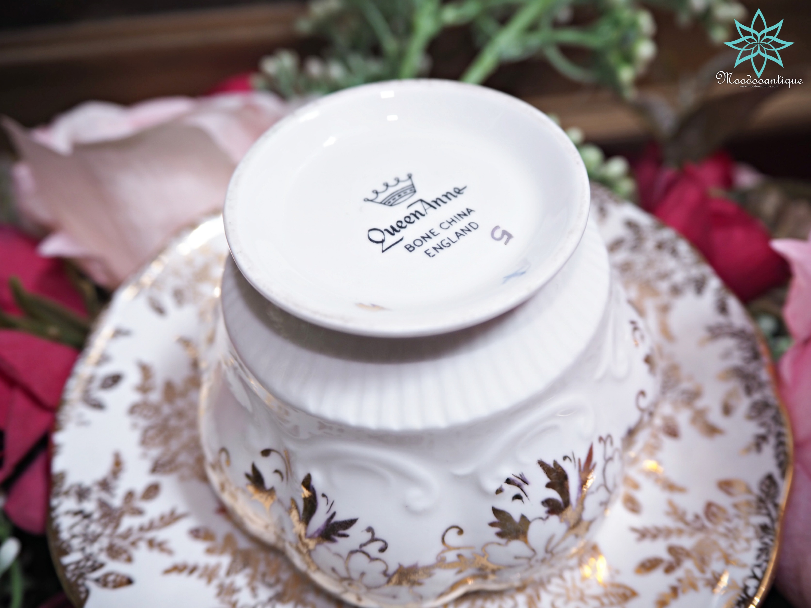 Queen Anne England gold 24 k