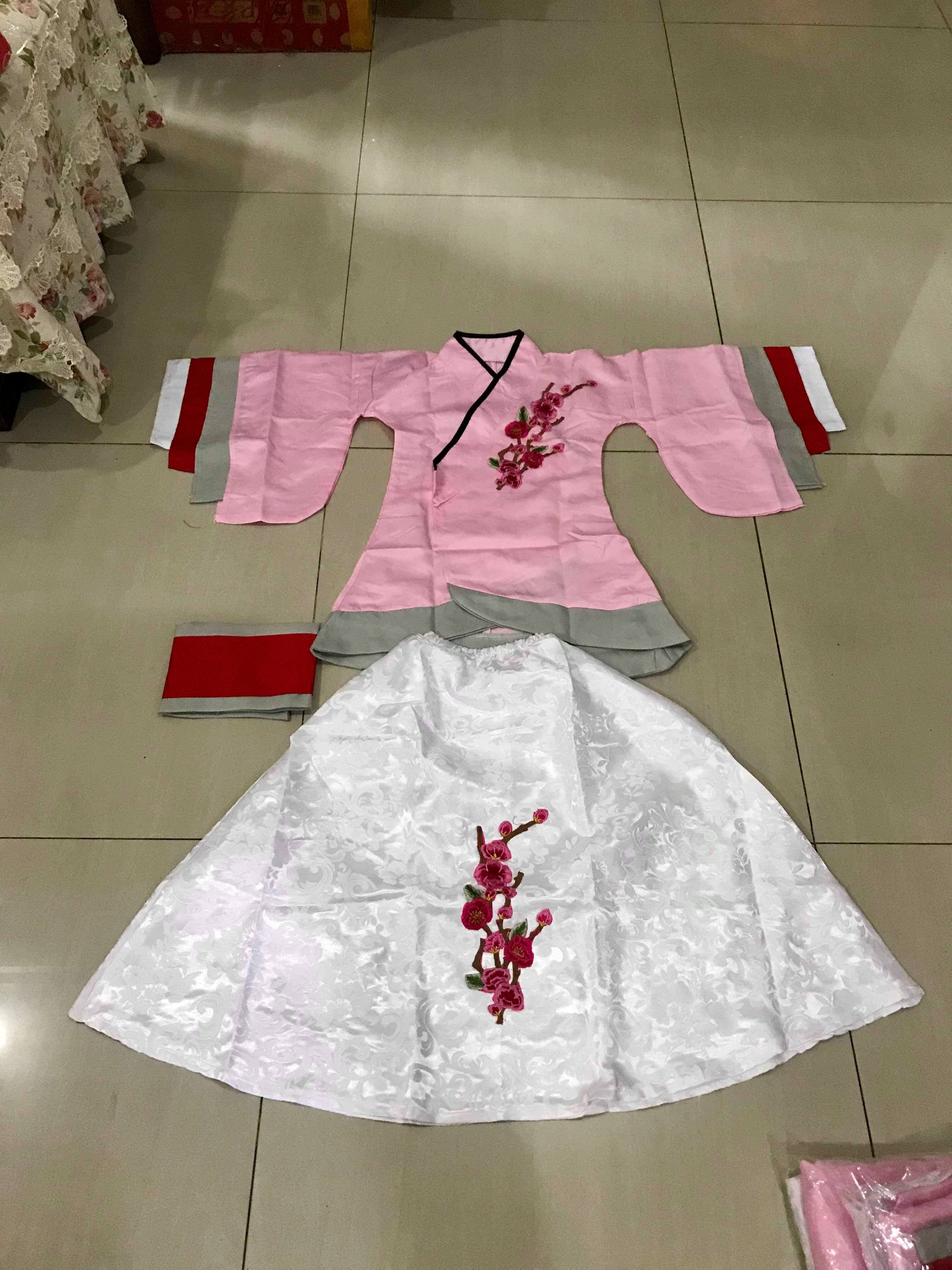 ชุดจีนฮั่น สีชมพูลายปัก รหัส QU 50 สินค้าพร้อมส่ง