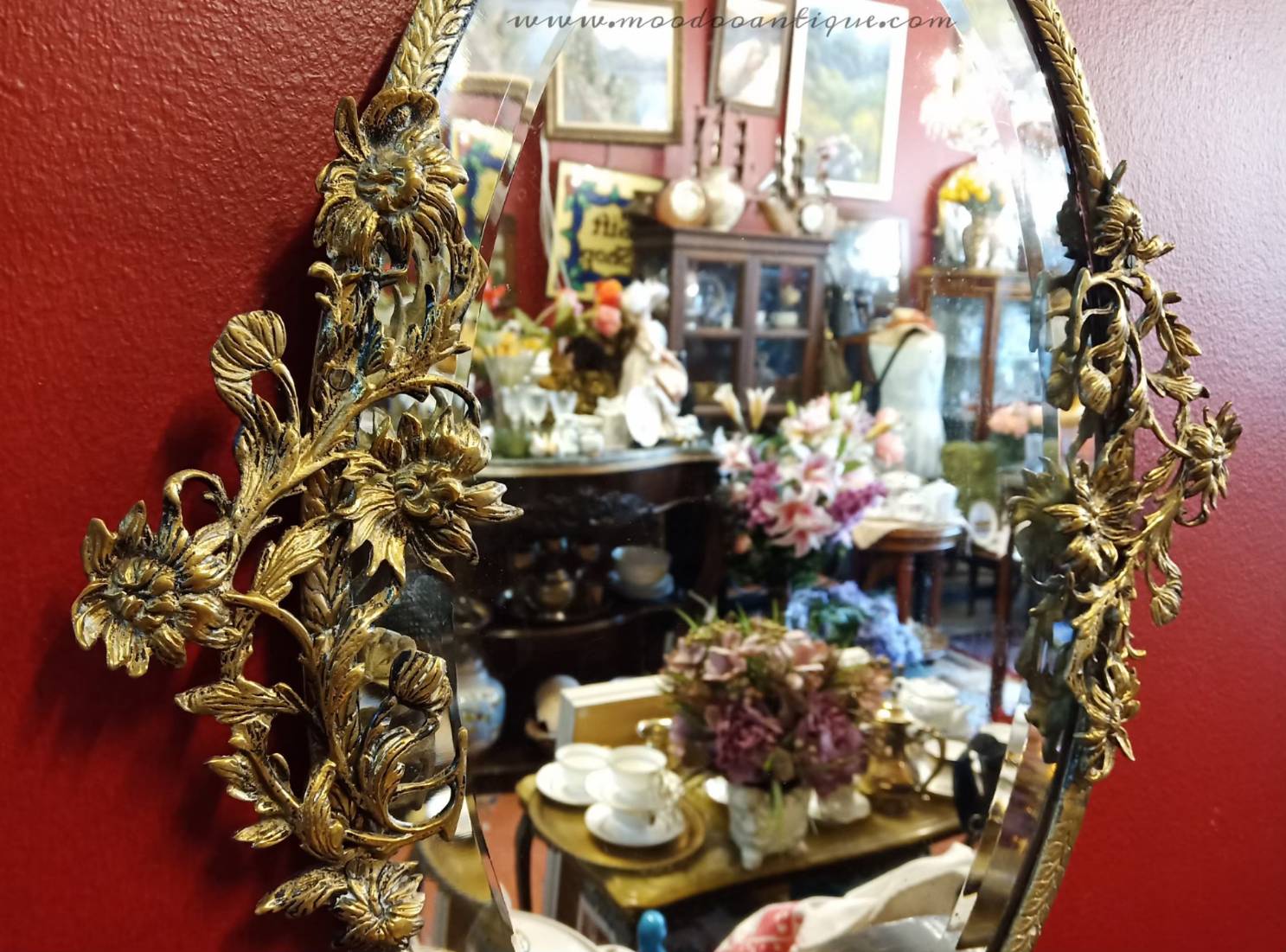 กรอบกระจกทองเหลืองลายดอกไม้