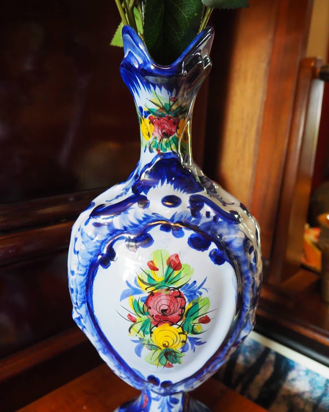 แจกันทรงสูงปากแคบ งานโปรตุเกส