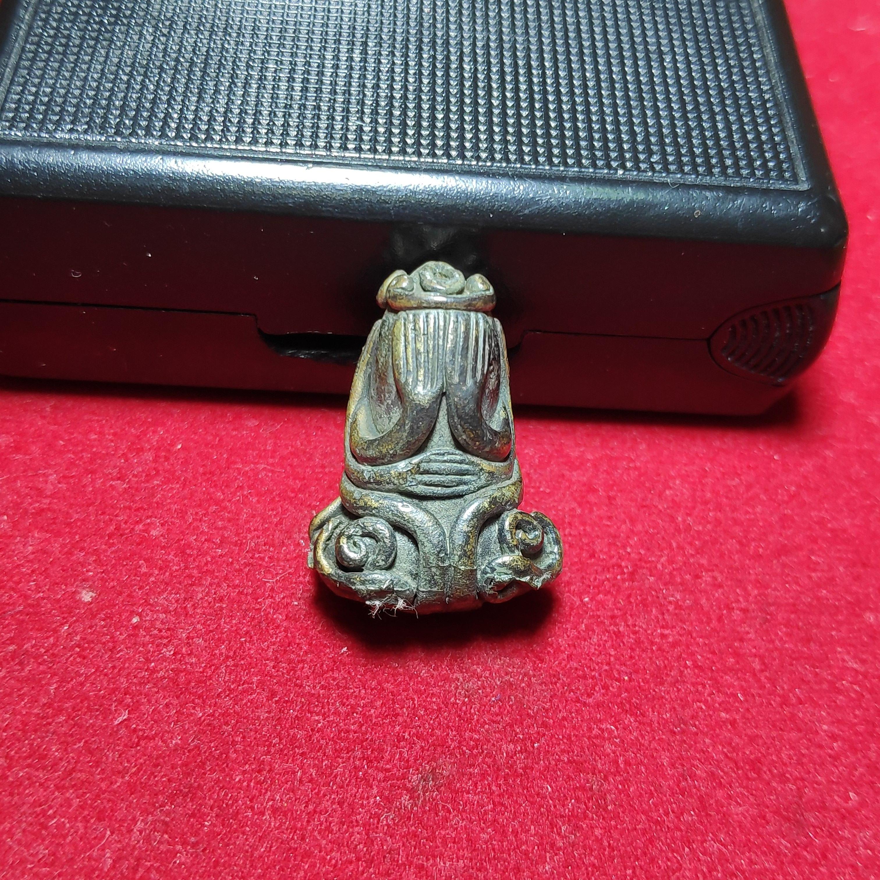 รูปหล่อพระปิดตาพิมพ์ยันต์ยุ่งหลวงปู่เอี่ยมวัดหนัง