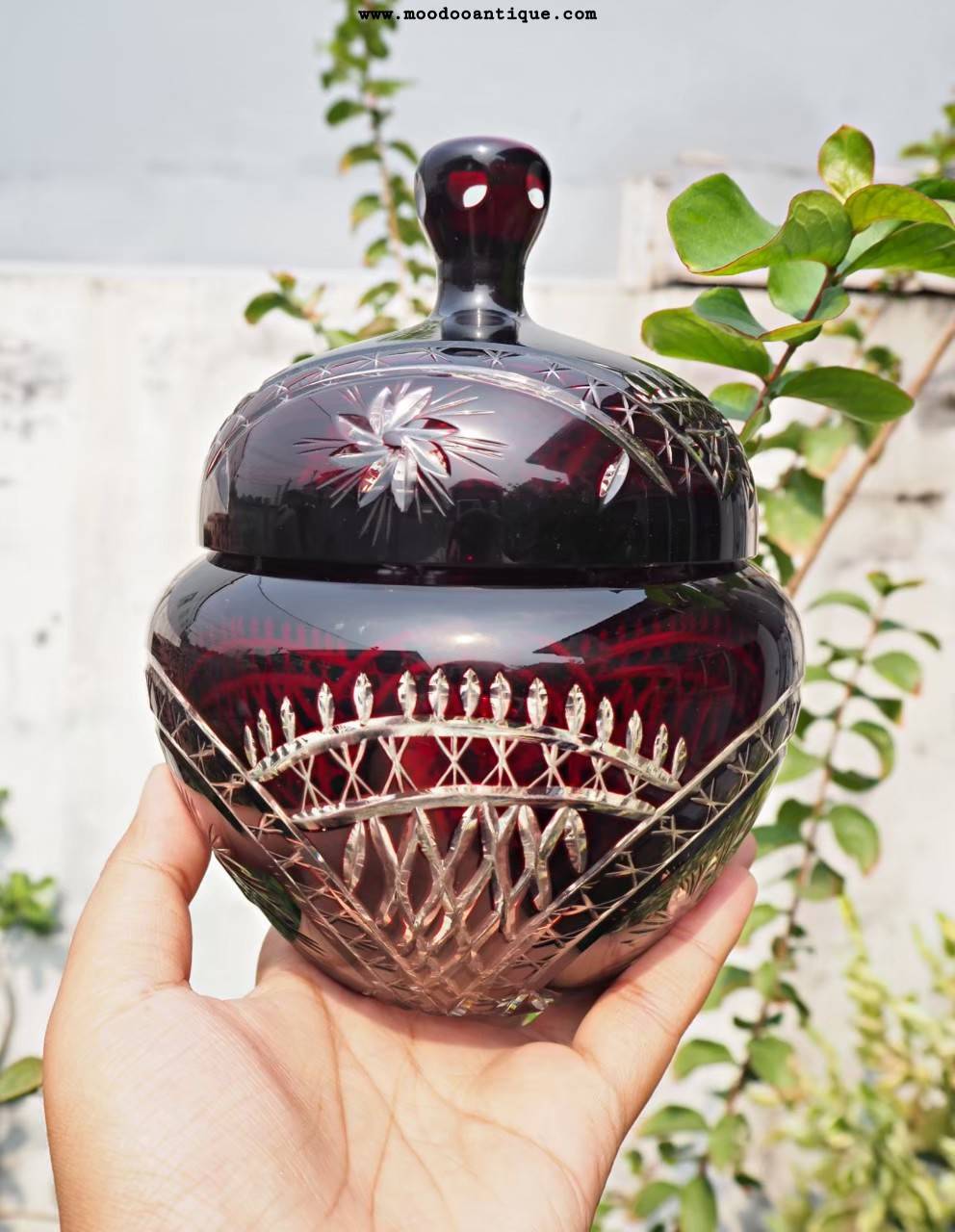 โถคริสตัล bohemian สีแดง