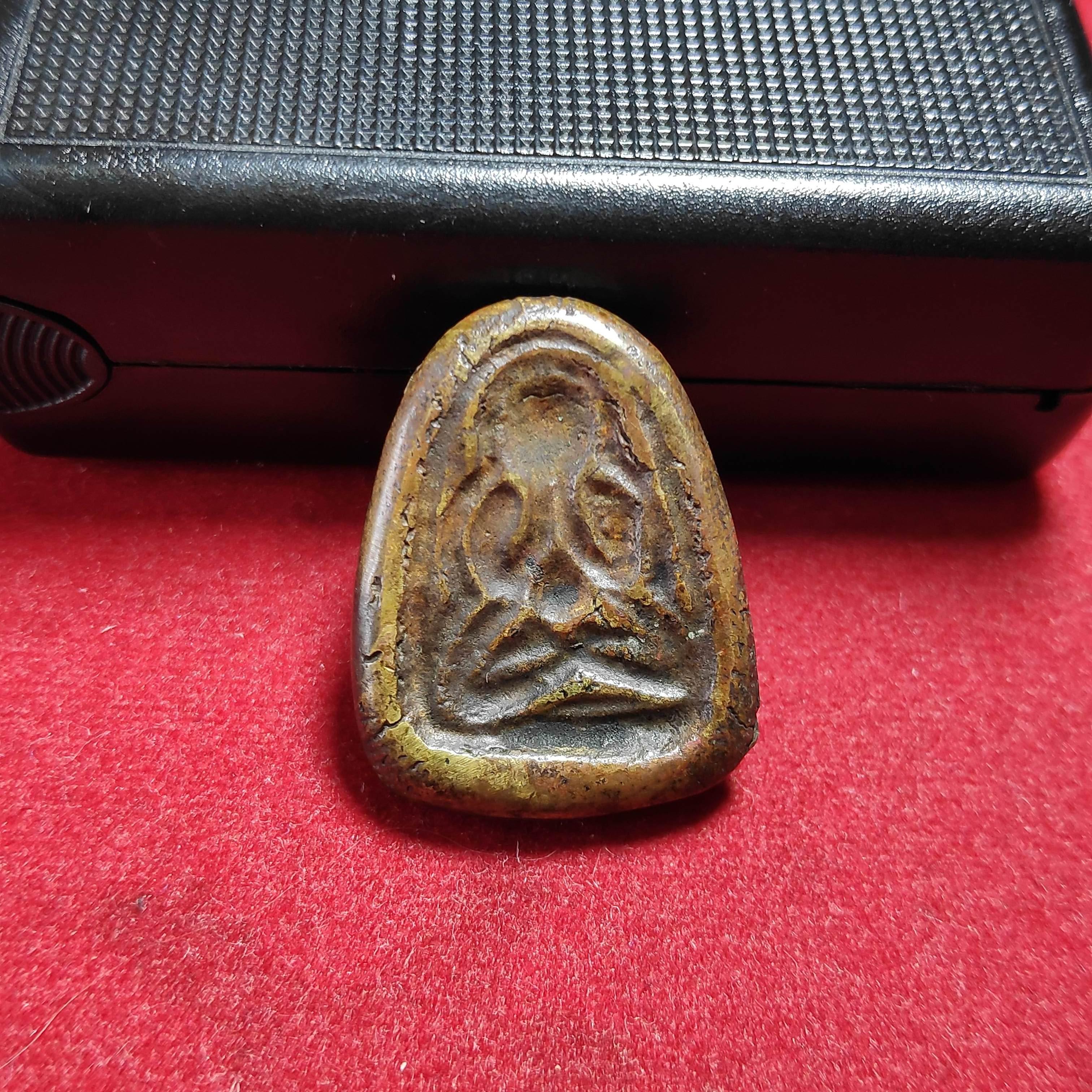 รูปหล่อพระปิดตาหลังเเบบเนื้อทองเหลือง