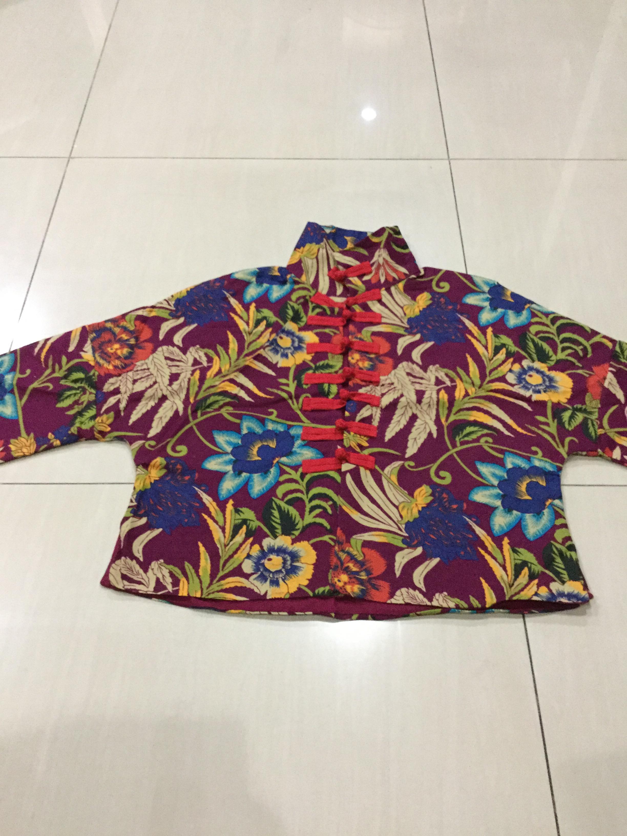 เสื้อ ผ้าฝ้ายสีแดงลายกุหลาบ . รหัส RI 58 สินค้าพร้อมส่ง ผ้าไม่หนา. ใส่สบาย