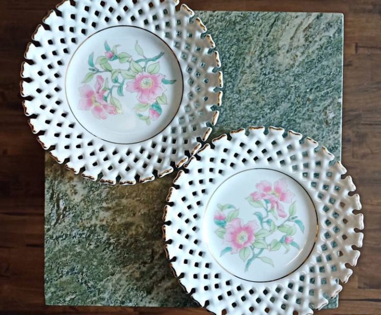 จานขนมลายฉลุ Keito Japan