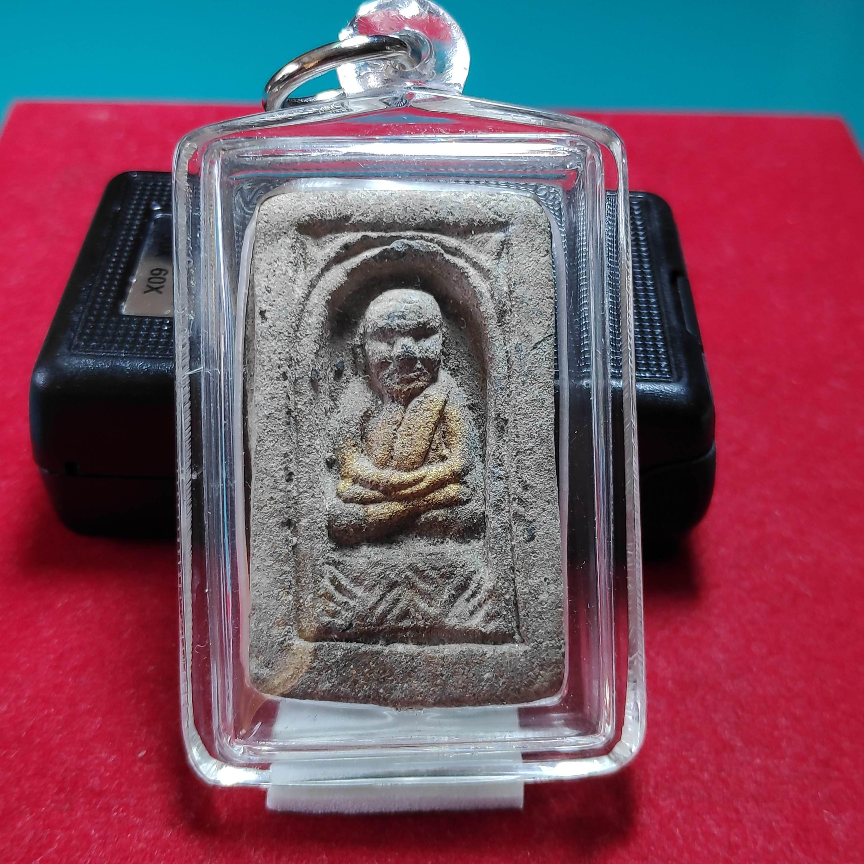 พระหลวงปู่ทวดพิมพ์กลักไม้ขีดวัดพะโค๊ะหลังเจดีย์ฝังเหล็กไหลเนื้อว่าน