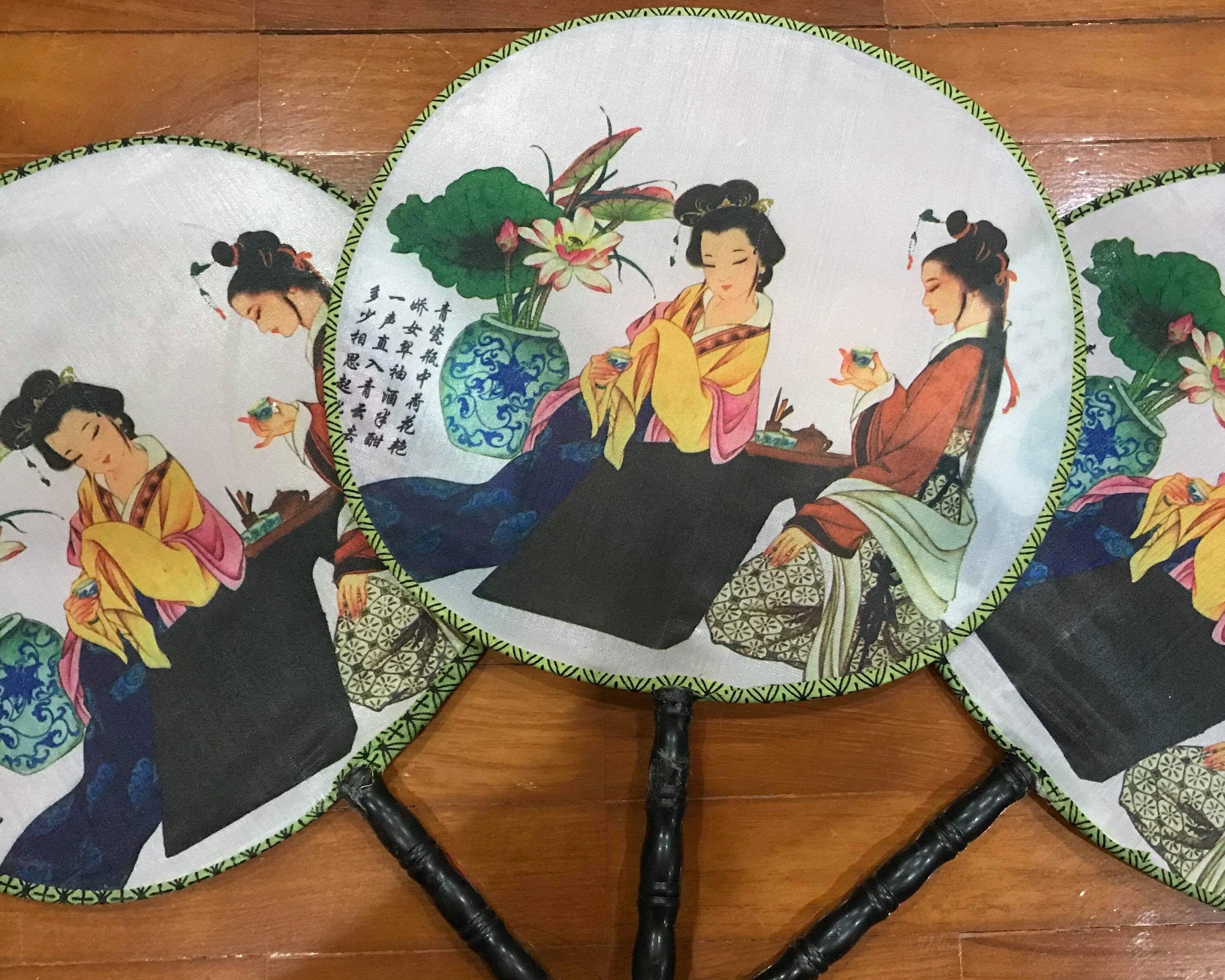 พัดจีนลายสาวงาม(คละลาย)