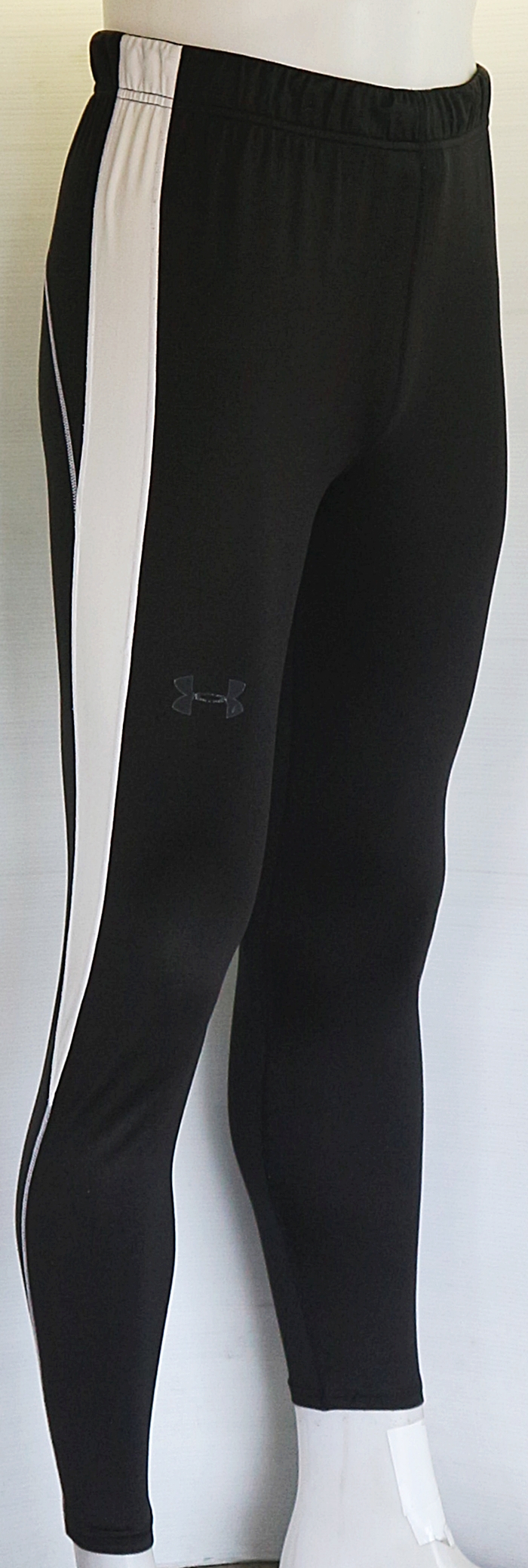 กางเกงรัดกล้ามเนื้อขายาว UNDER ARMOUR ไซส์ XL รอบเอว 32-40 นึ้ว