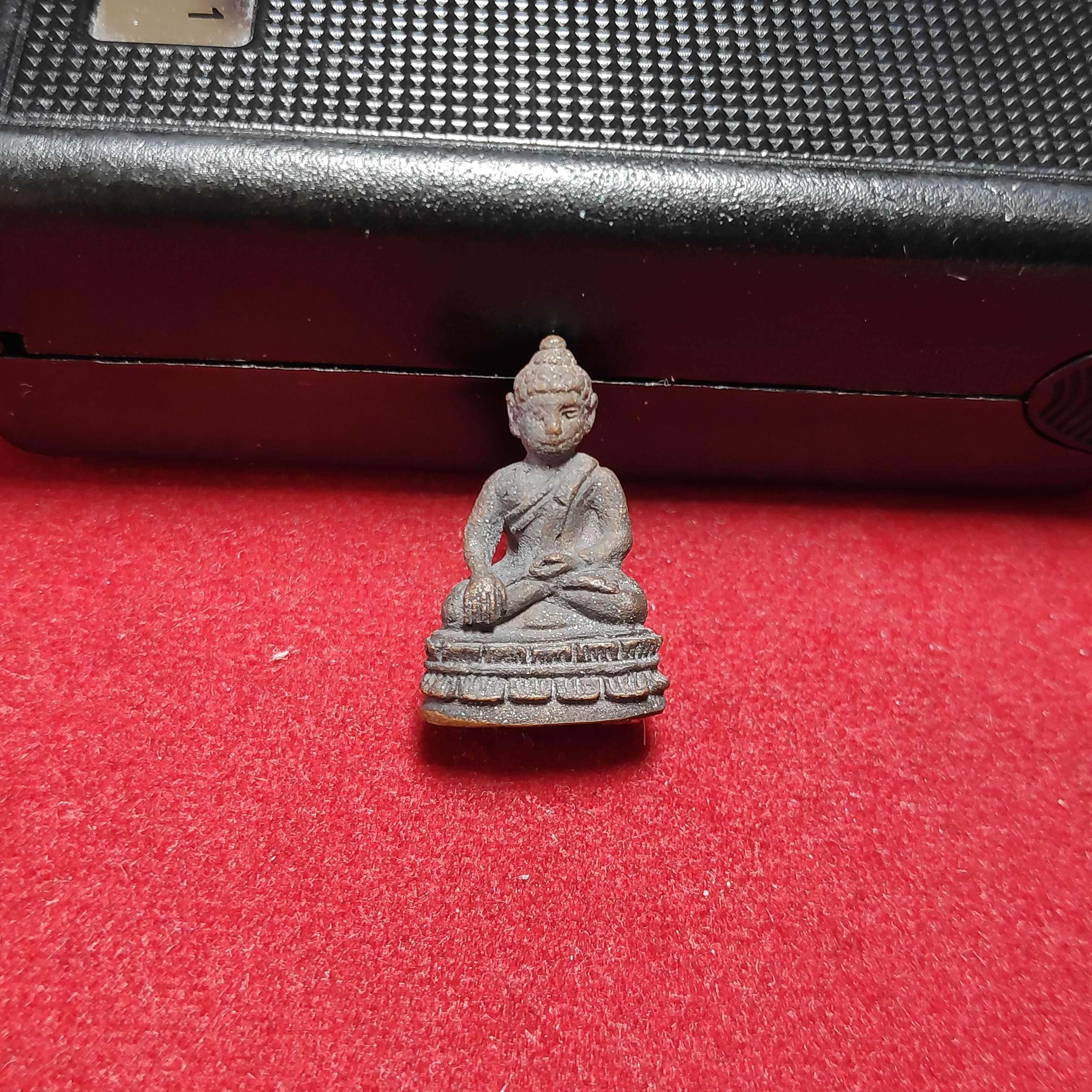 พระชัยวัฒน์หลวงพ่อบุญเทียมวัดลาดหลุมเเก้วก้นฝังตะกรุด จ.ปทุมธานี