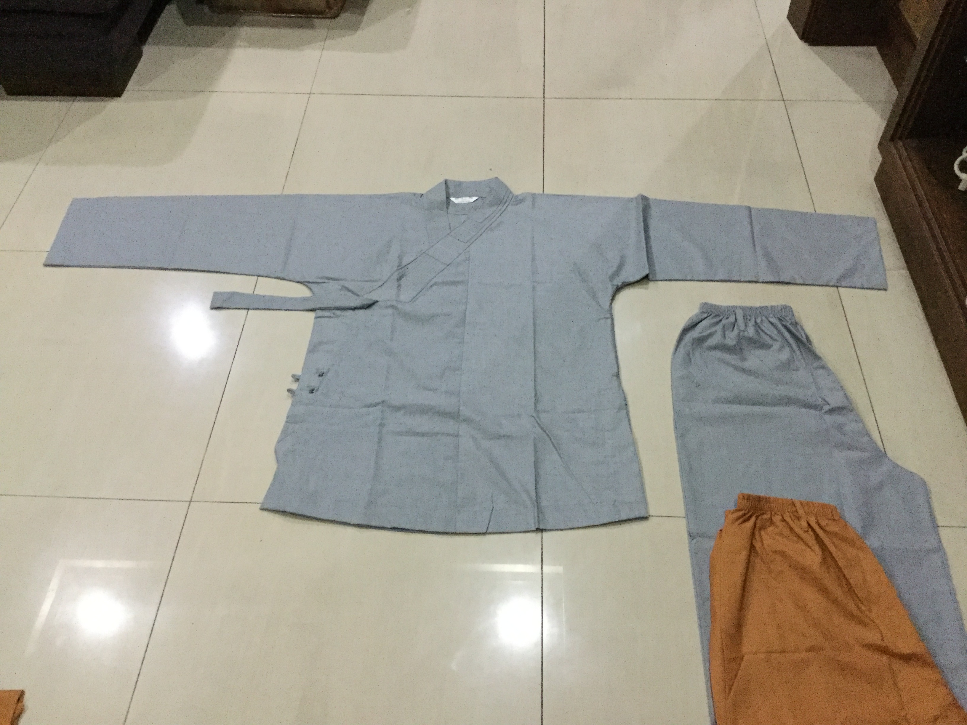 ชุดพระเส้าหลิน สีเทา รหัส S 85 สินค้าพร้อมส่ง