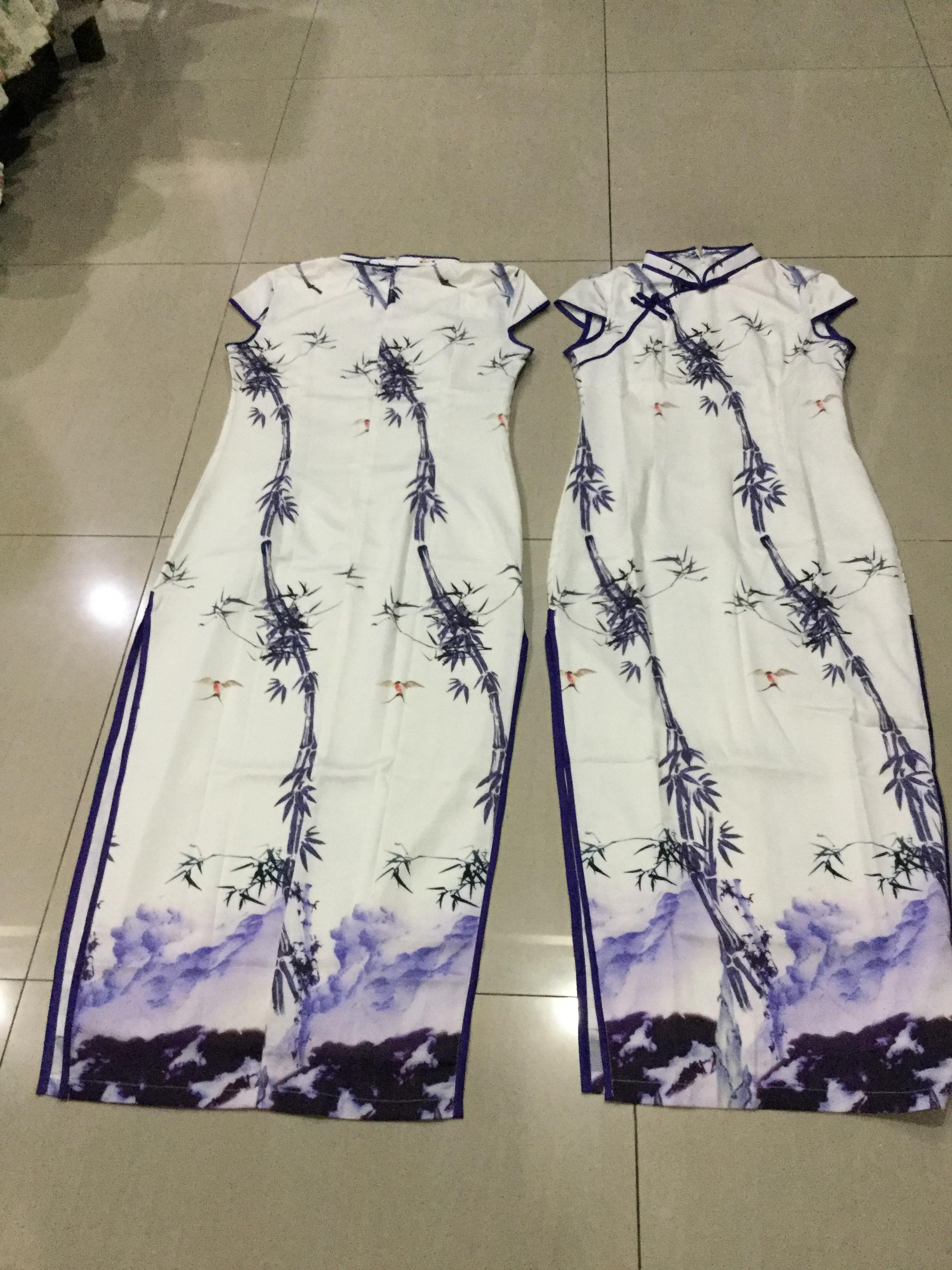 กี่เพ้ายาว ผ้าไหม สีขาวลายม่วง รหัส SW 156 สินค้าพร้อมส่ง