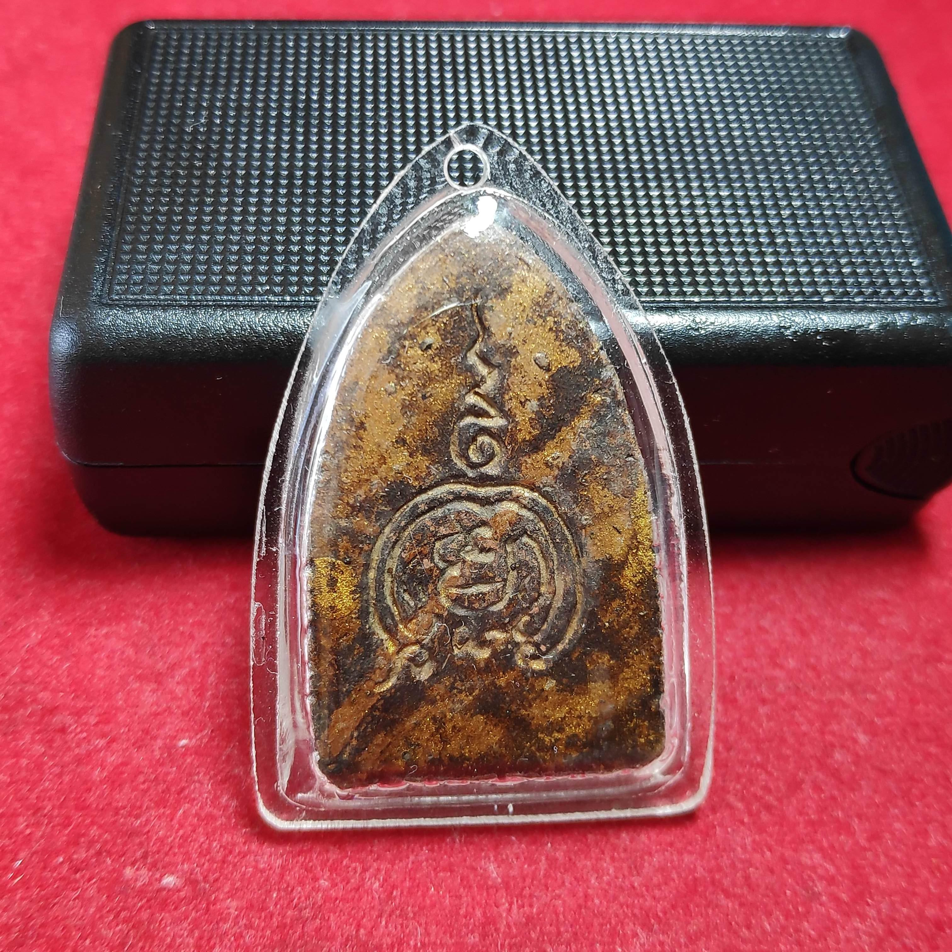 นางกวักหลวงพ่อเดิมวัดหนองโพหลังยันต์พุดซ้อนเนื้อผงพุทธคุณ