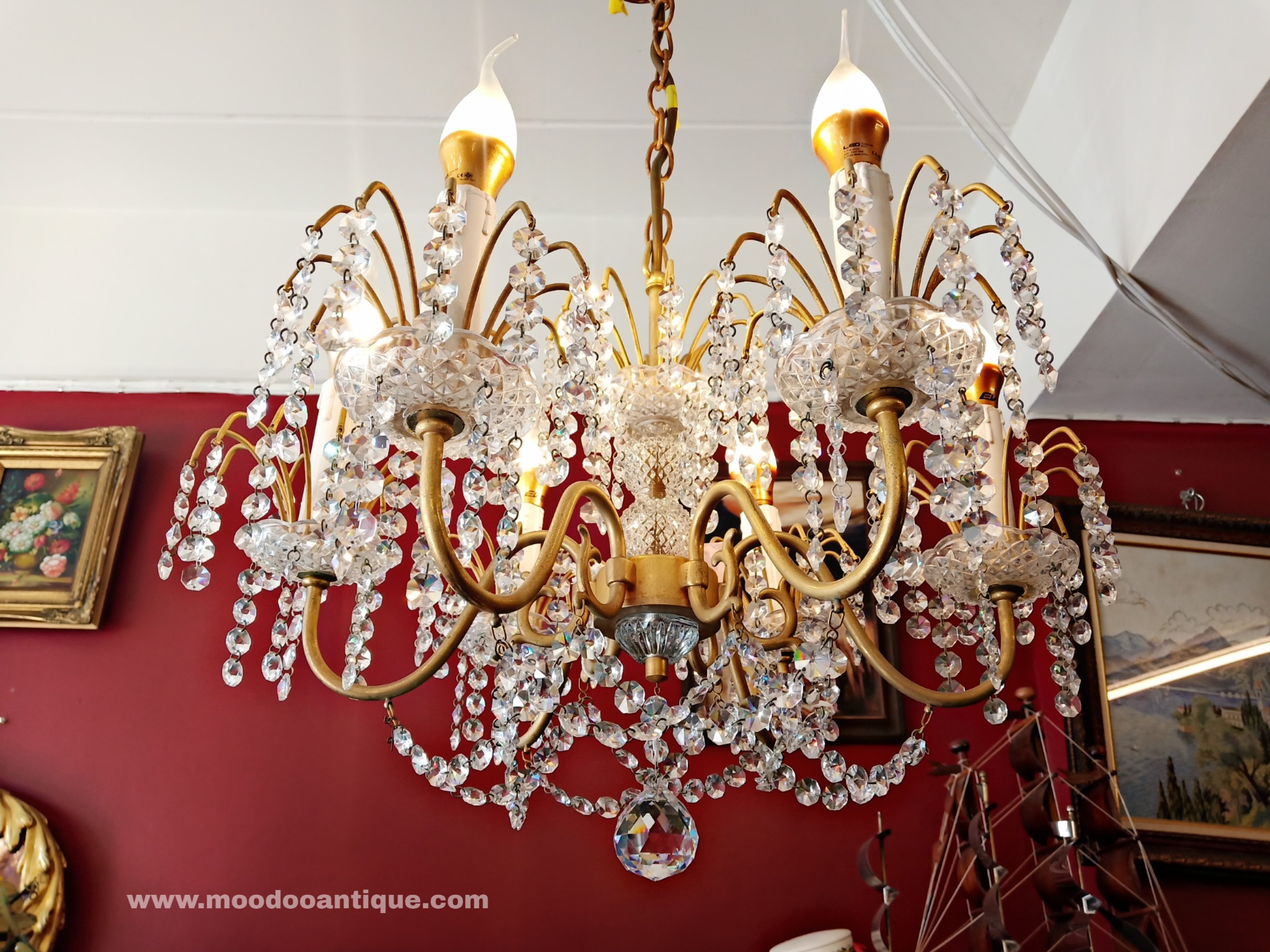 ขายแล้ว Crystal chandeliers with 6 lights