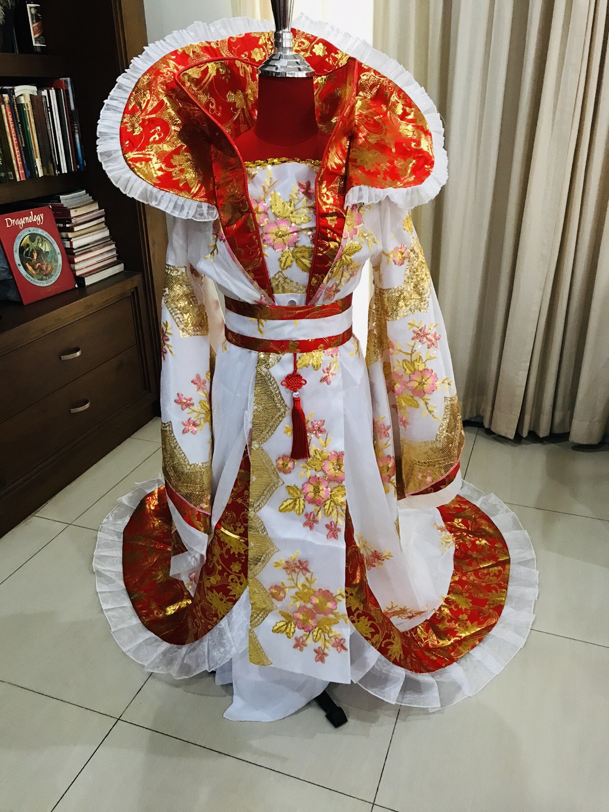 ชุดราชินีถัง สีขาว รหัส RPN 274 สินค้าพร้อมส่ง