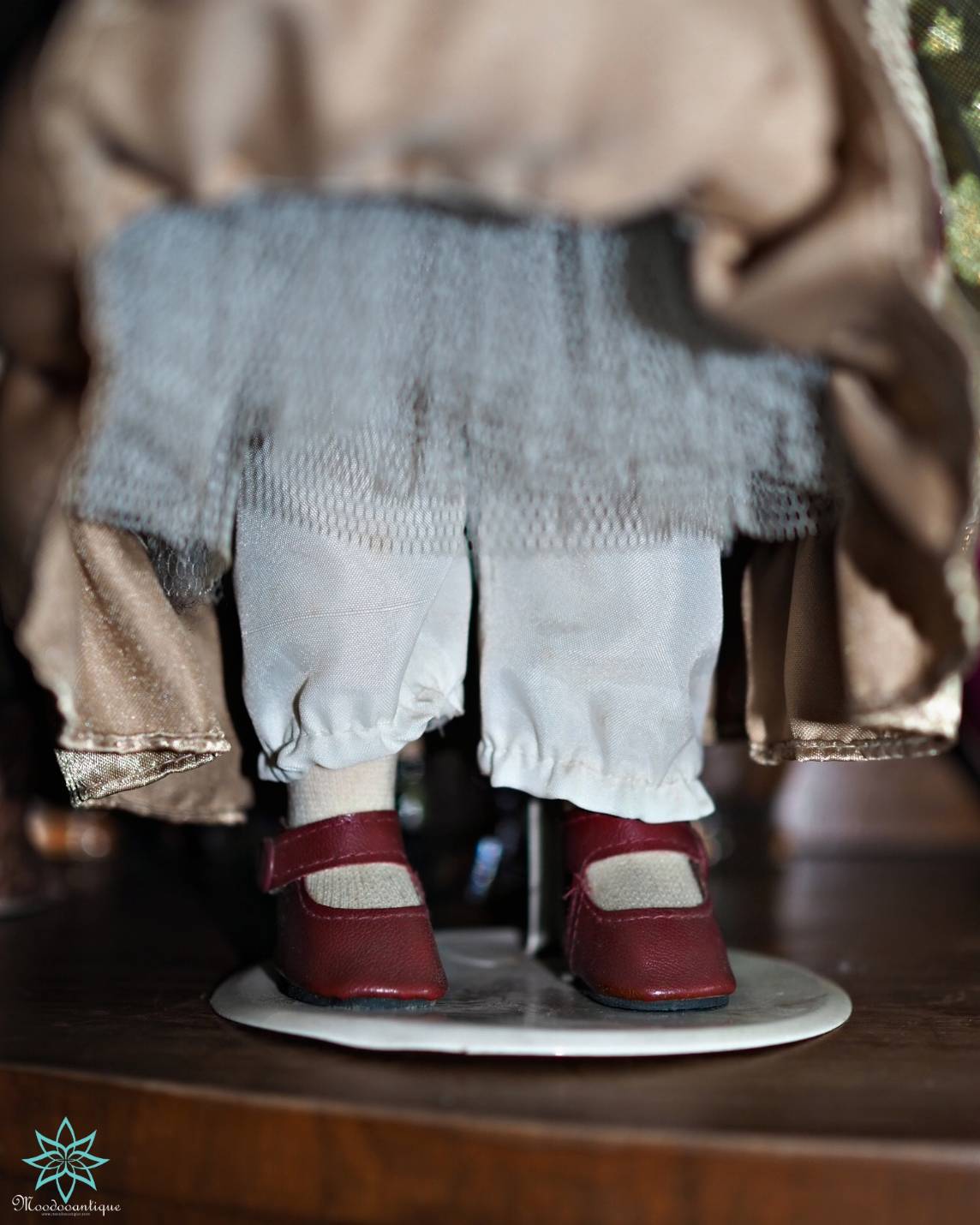 ตุ๊กตาตุ๊กตาพอร์ซเลน leonardo collection