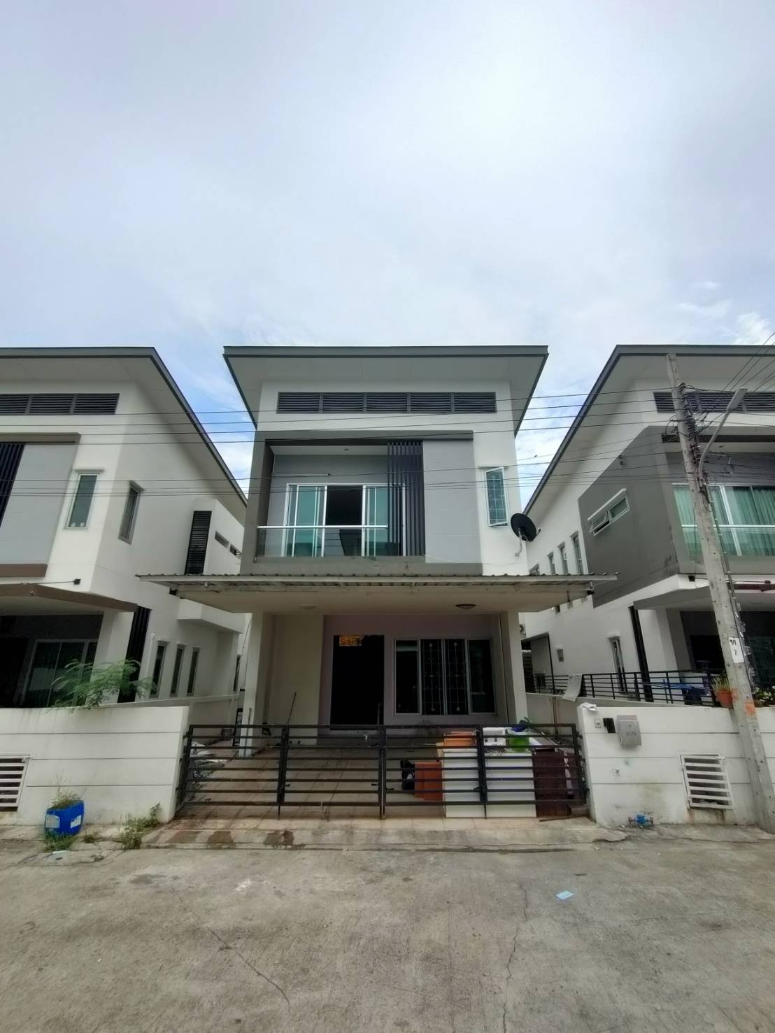 ขายและให้เช่าบ้านเดี่ยว 2 ชั้น ม.มอตโต้ พระราม 2 - กาญจนาภิเษก
