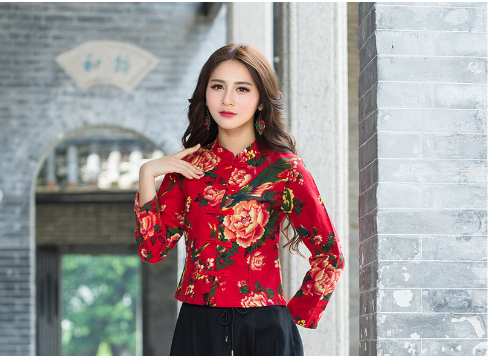 เสื้อผ้าฝ้ายสีแดงลายกุหลาบ . รหัส ZU 30 สินค้าพร้อมส่ง ผ้าไม่หนา. ใส่สบาย