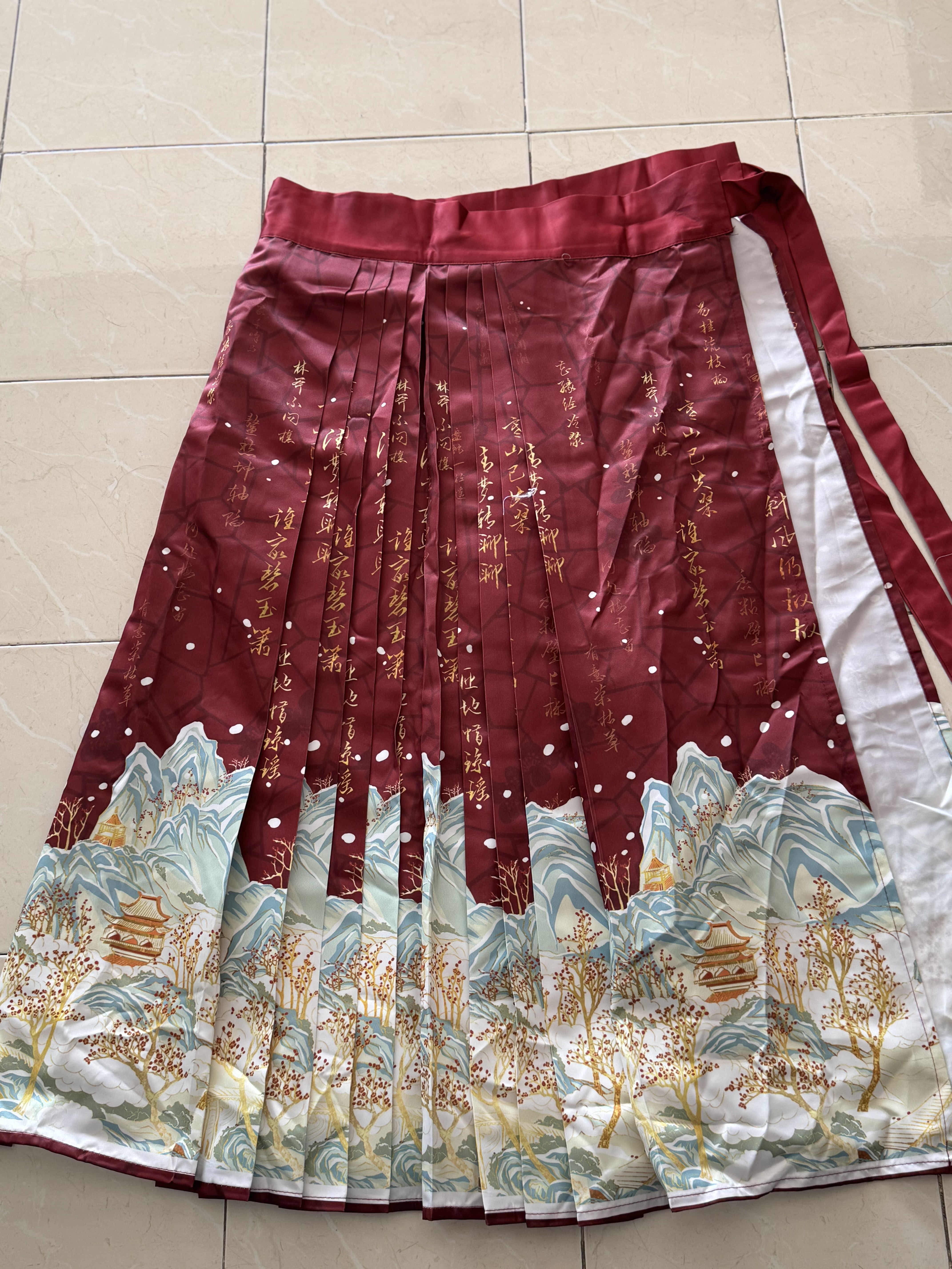 กระโปรงหม่าเมี่ยนยาว สีแดงลายธิเบต รหัส 460