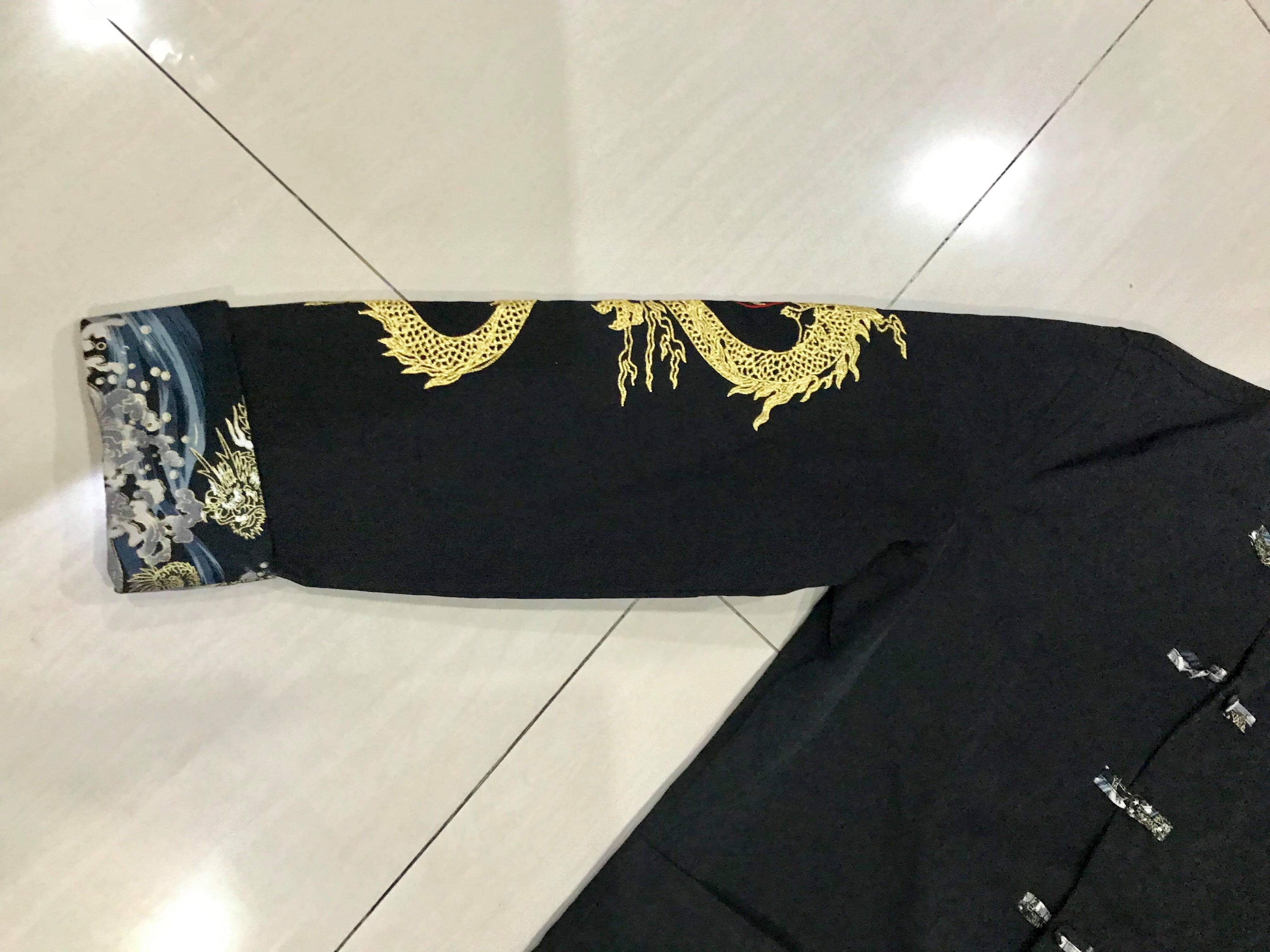 เสื้อจีนชายสีดำลายปักมังกรทอง รหัส JK130 สินค้าพร้อมส่ง