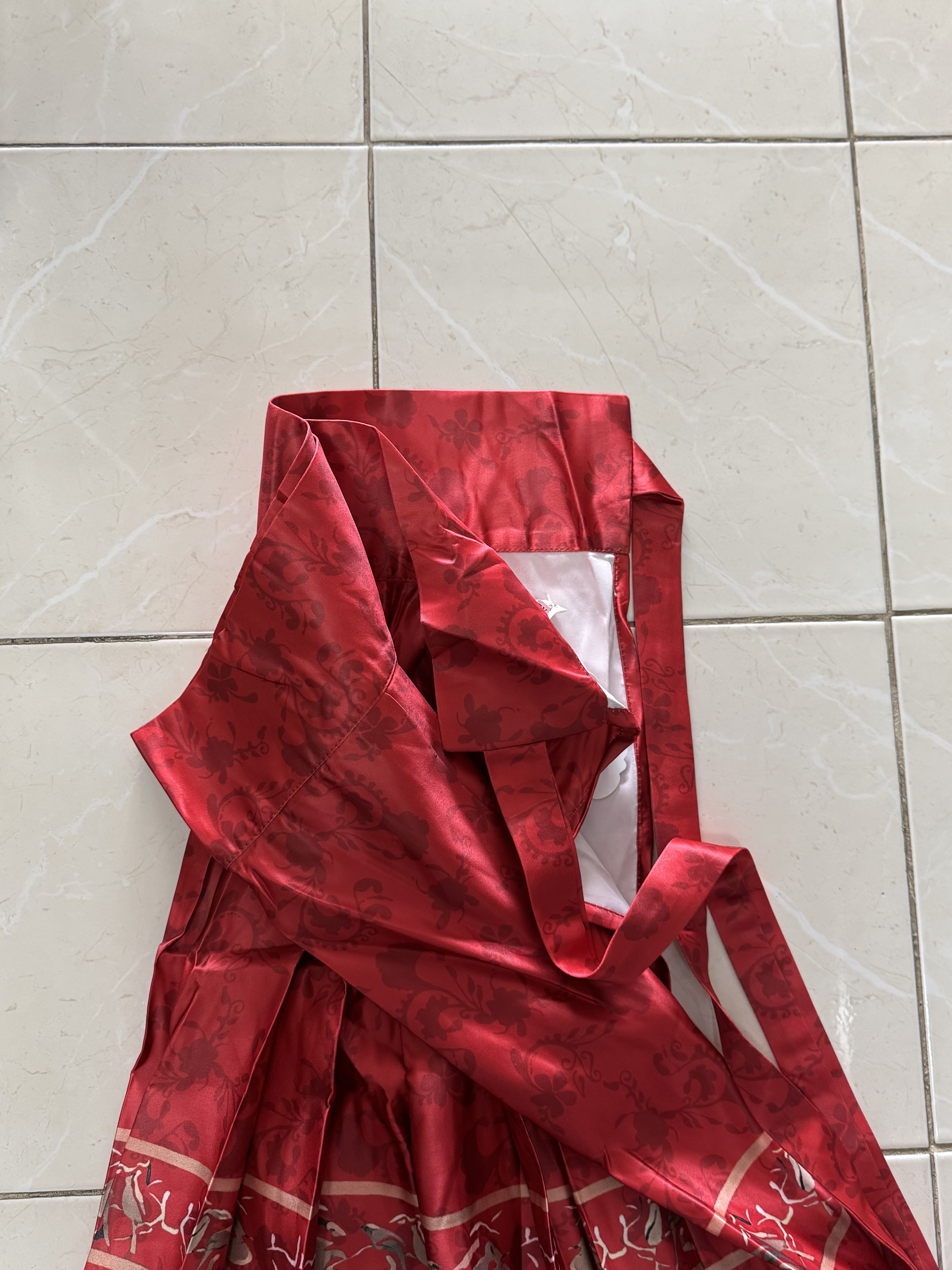 กระโปรงหม่าเมี่ยนยาว สีแดง ลายบ้าน+นก #258