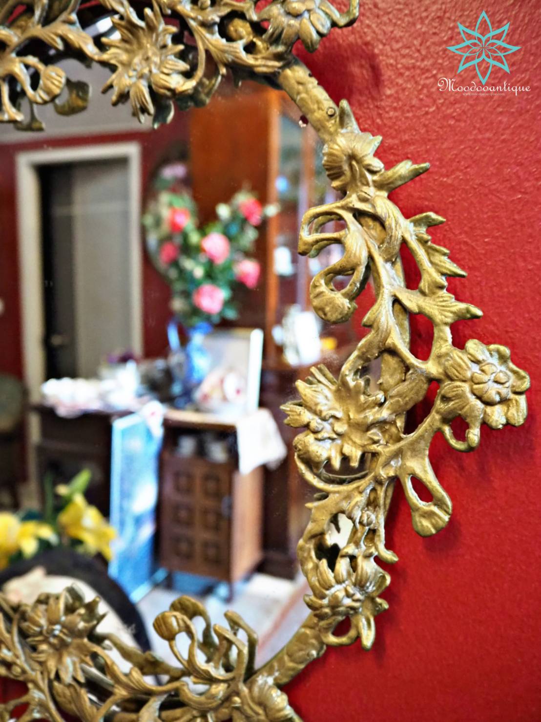 กรอบกระจกทองเหลืองลายดอกไม้