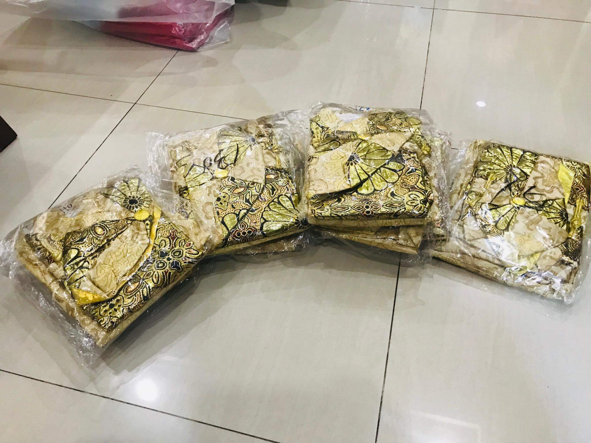 ชุดองค์ชายน้อย สีทอง รหัส PR88 สินค้าพร้อมส่ง